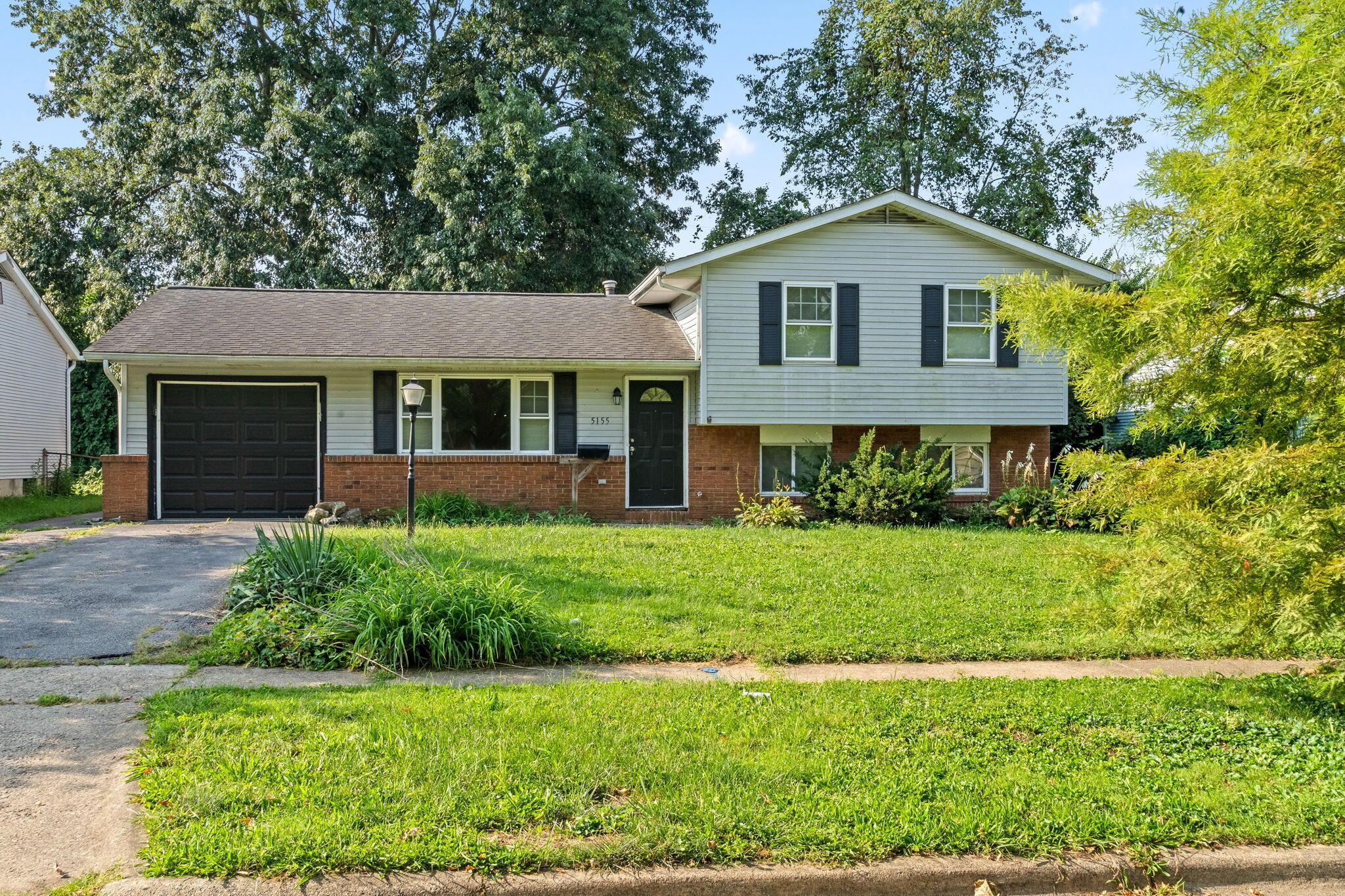 5155 Lindora Drive Property Photo 4