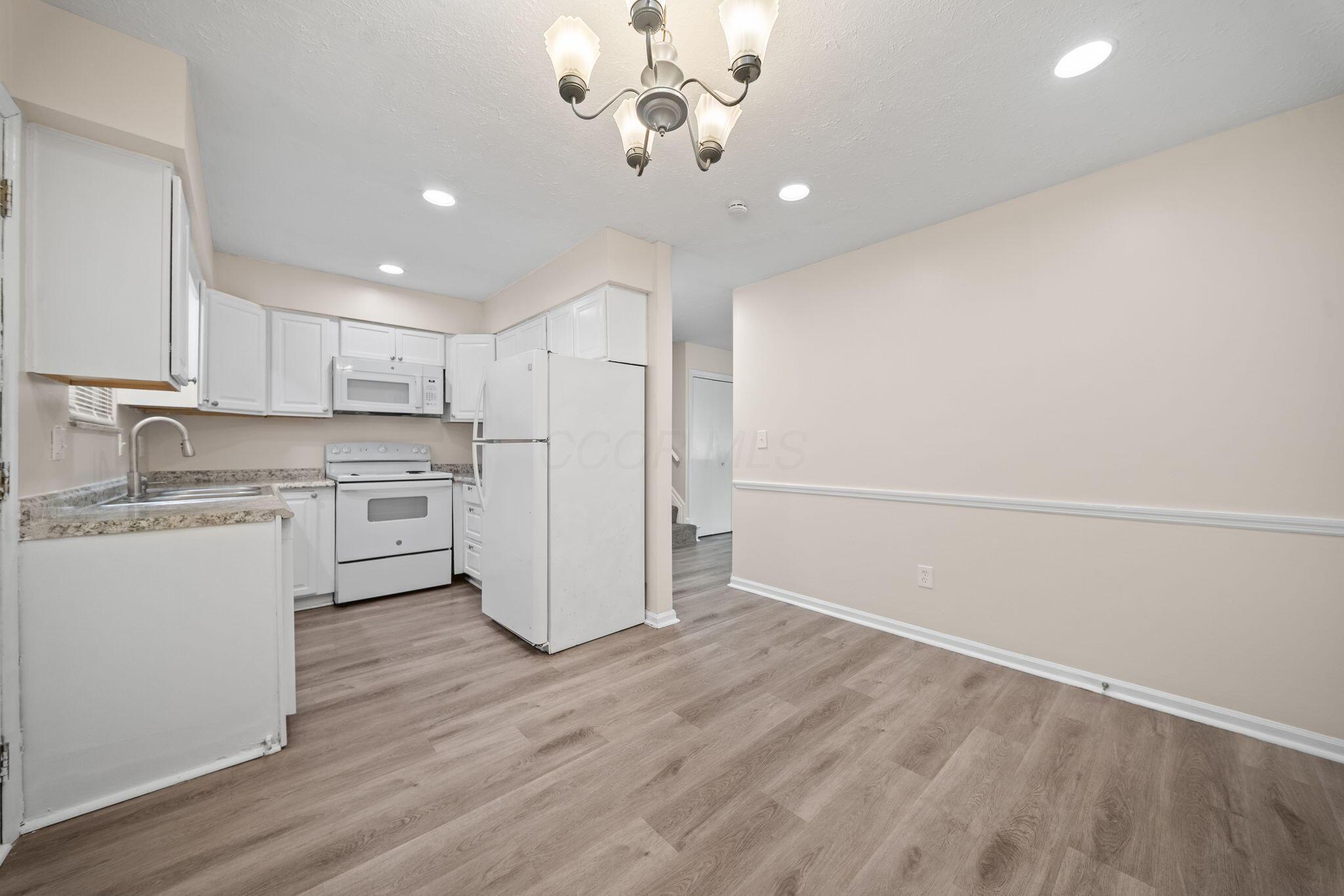 5155 Lindora Drive Property Photo 10