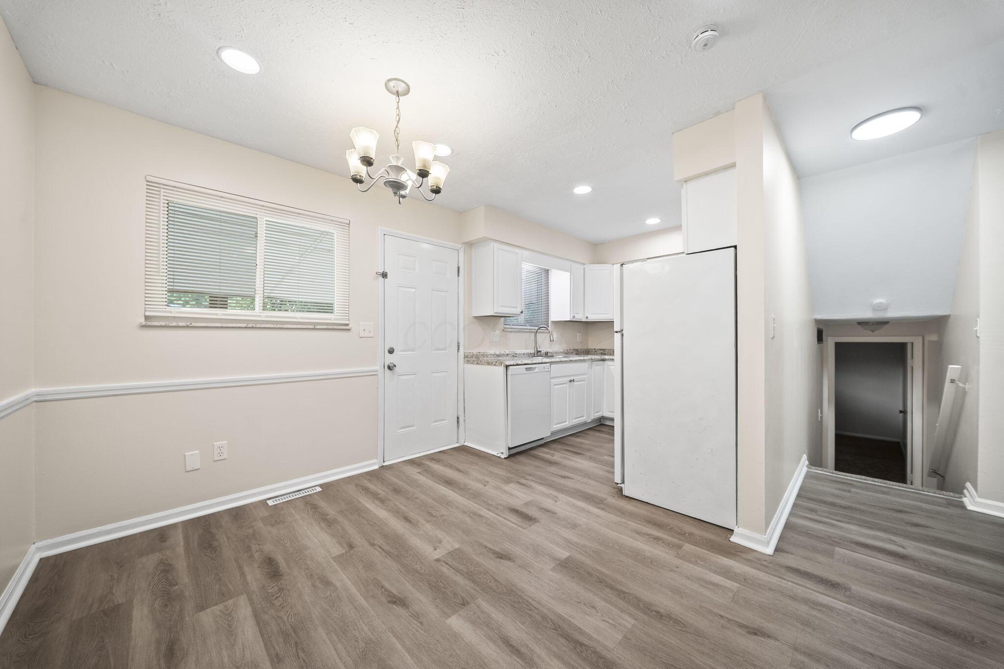 5155 Lindora Drive Property Photo 11