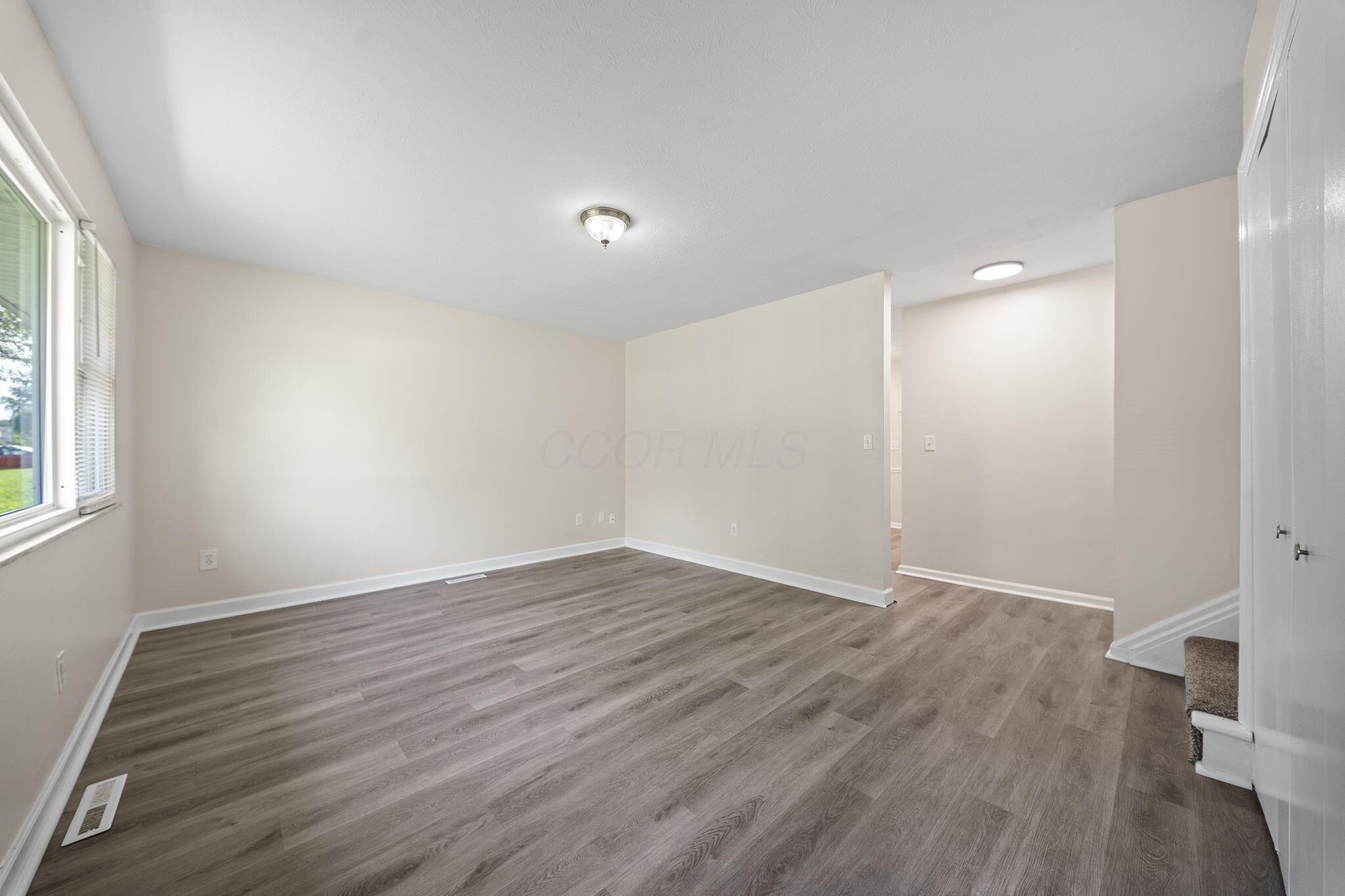 5155 Lindora Drive Property Photo 14