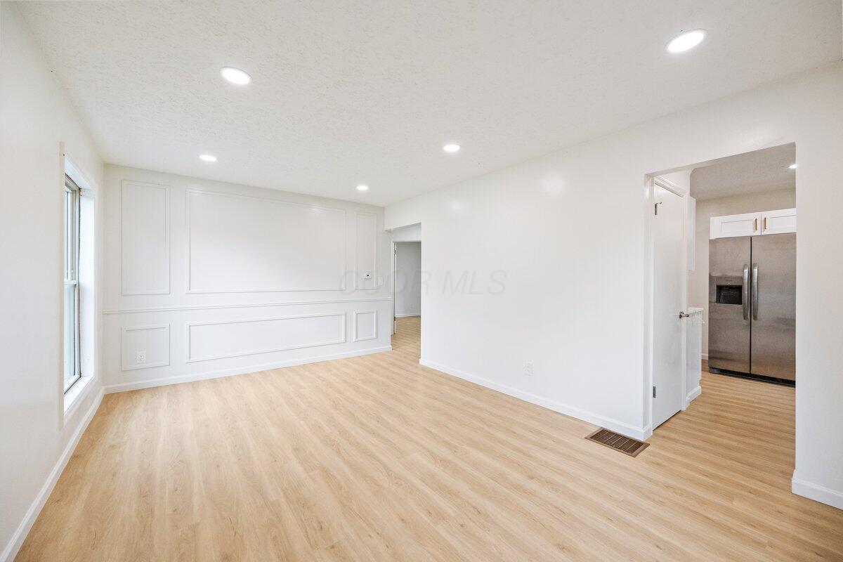 2582 Atwood Terrace Property Photo 6