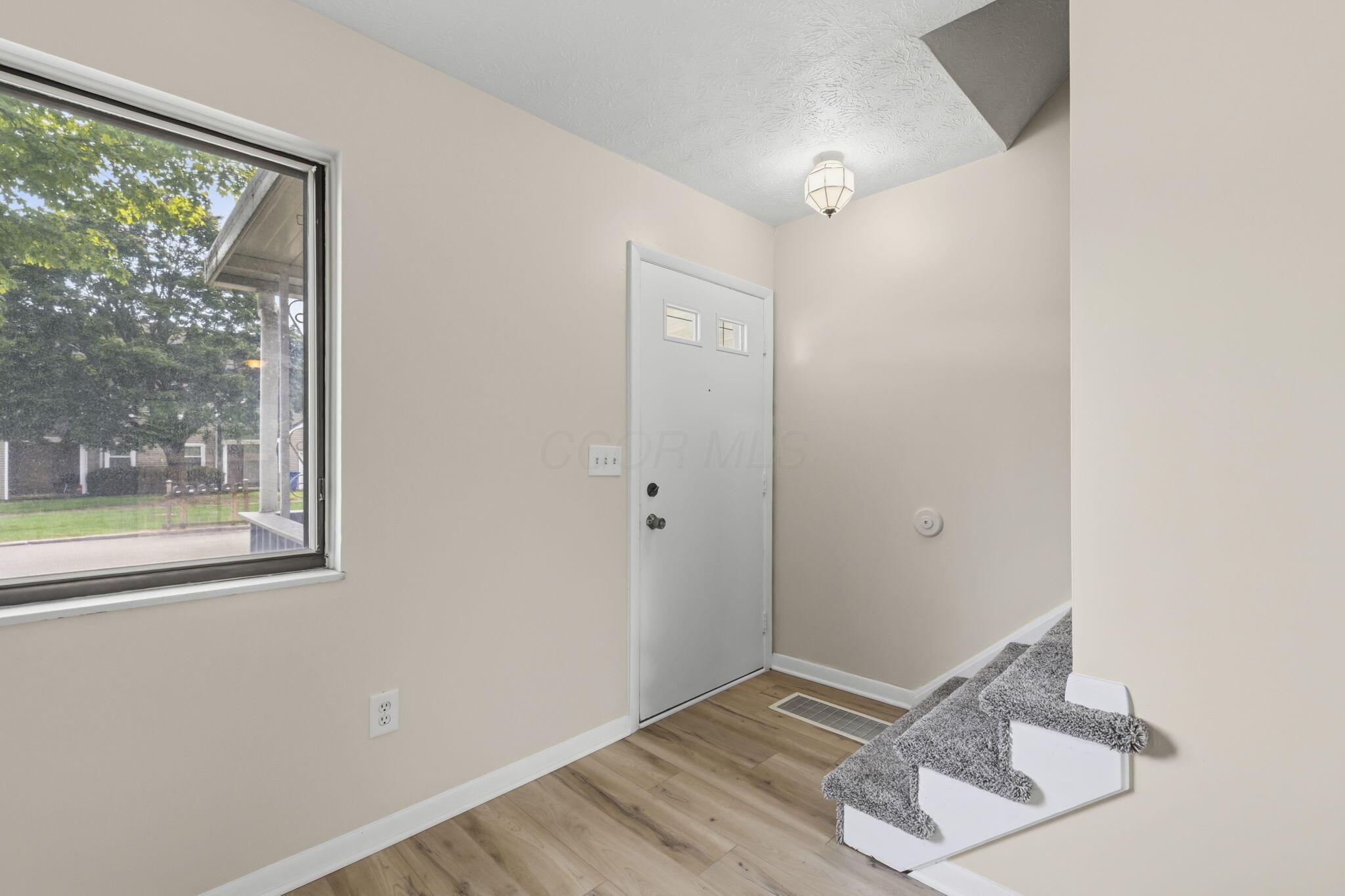 540 Willis Lane Property Photo 3