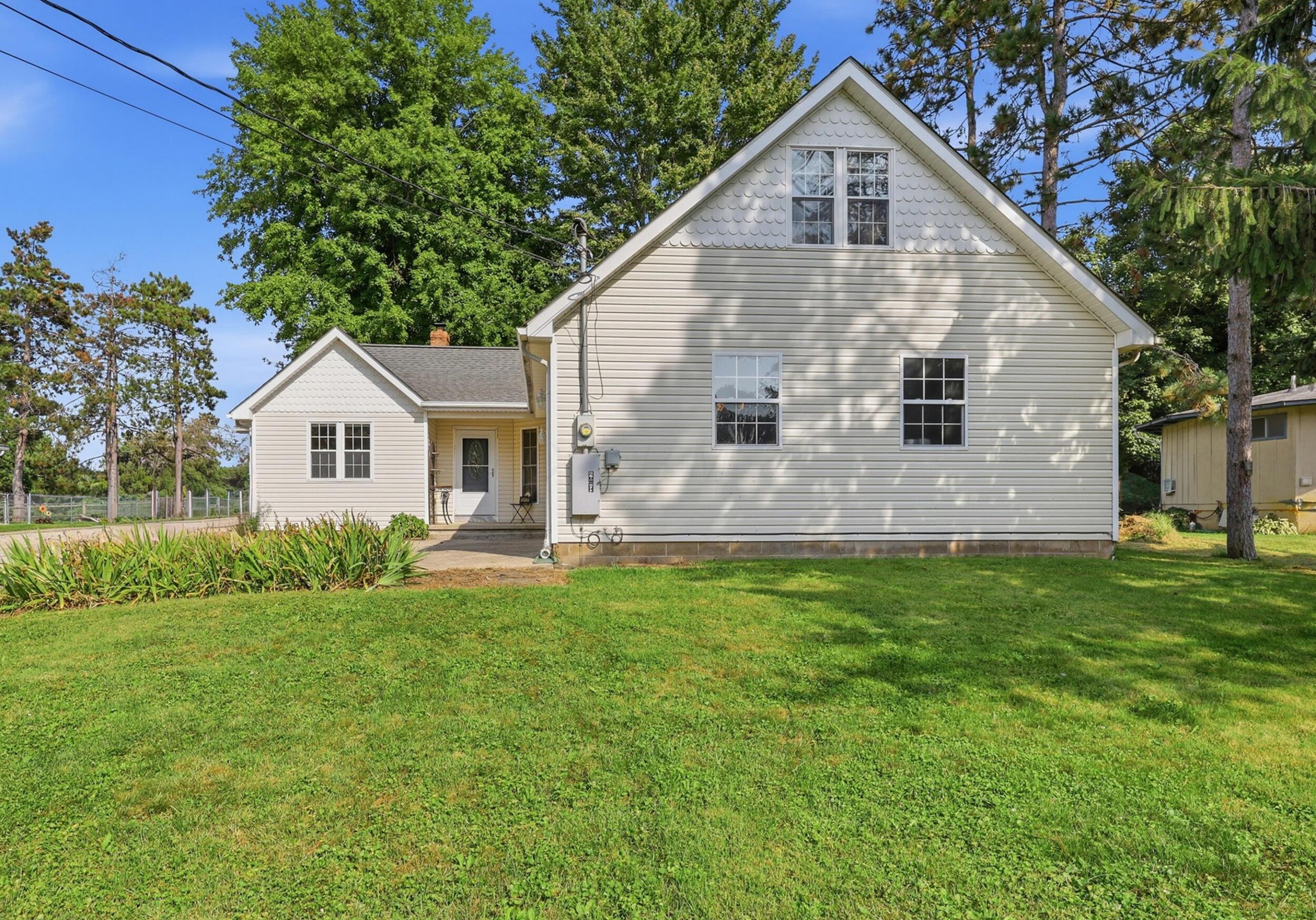 20372 Catherine Boulevard Property Photo 1