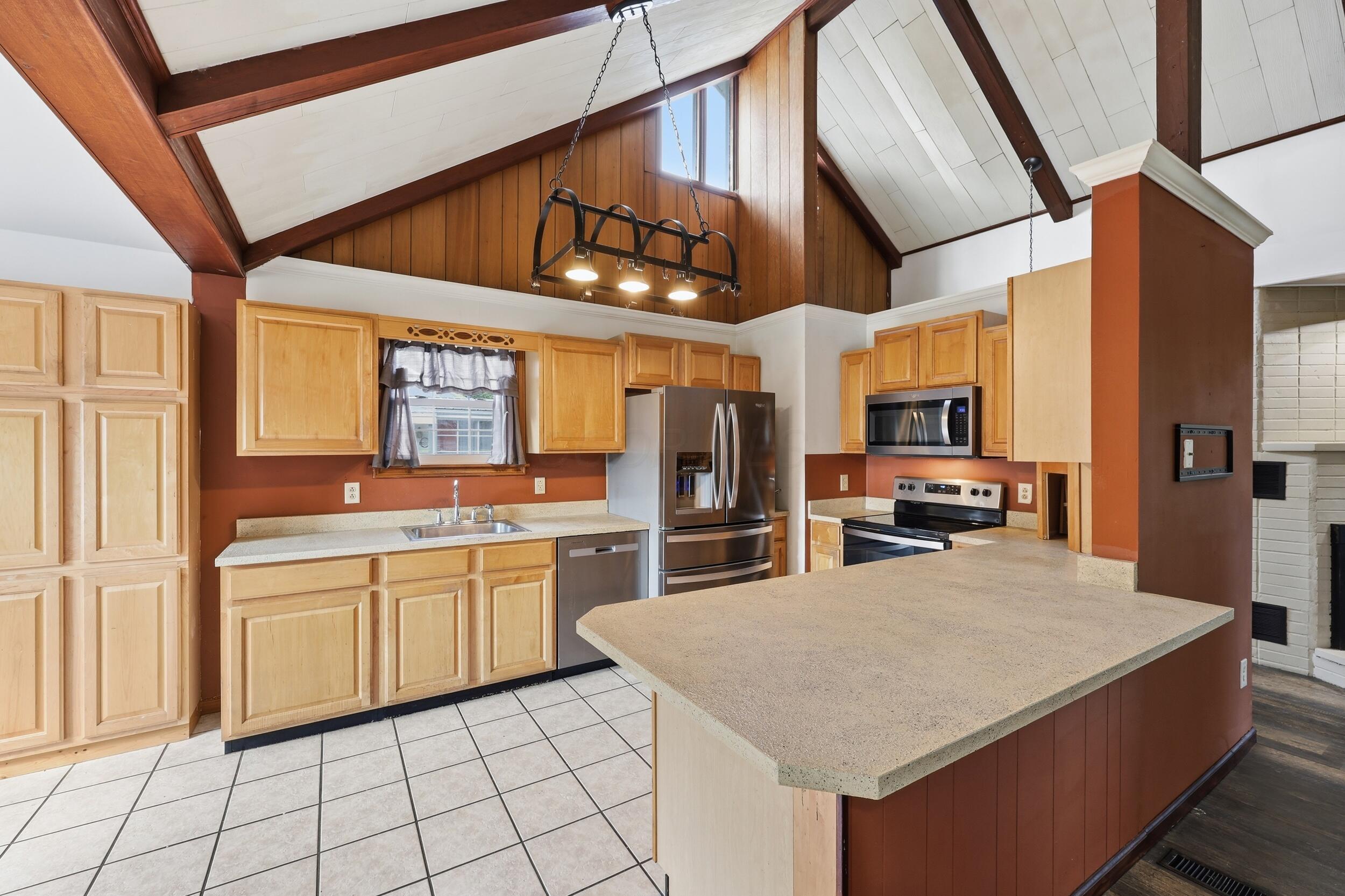 20372 Catherine Boulevard Property Photo 10