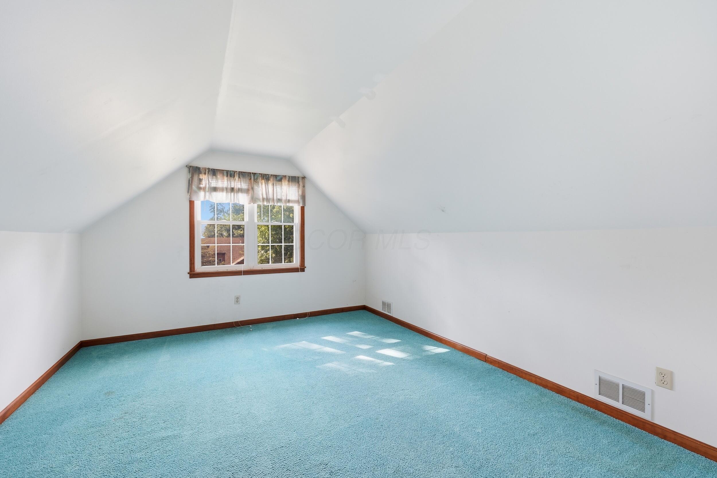20372 Catherine Boulevard Property Photo 24