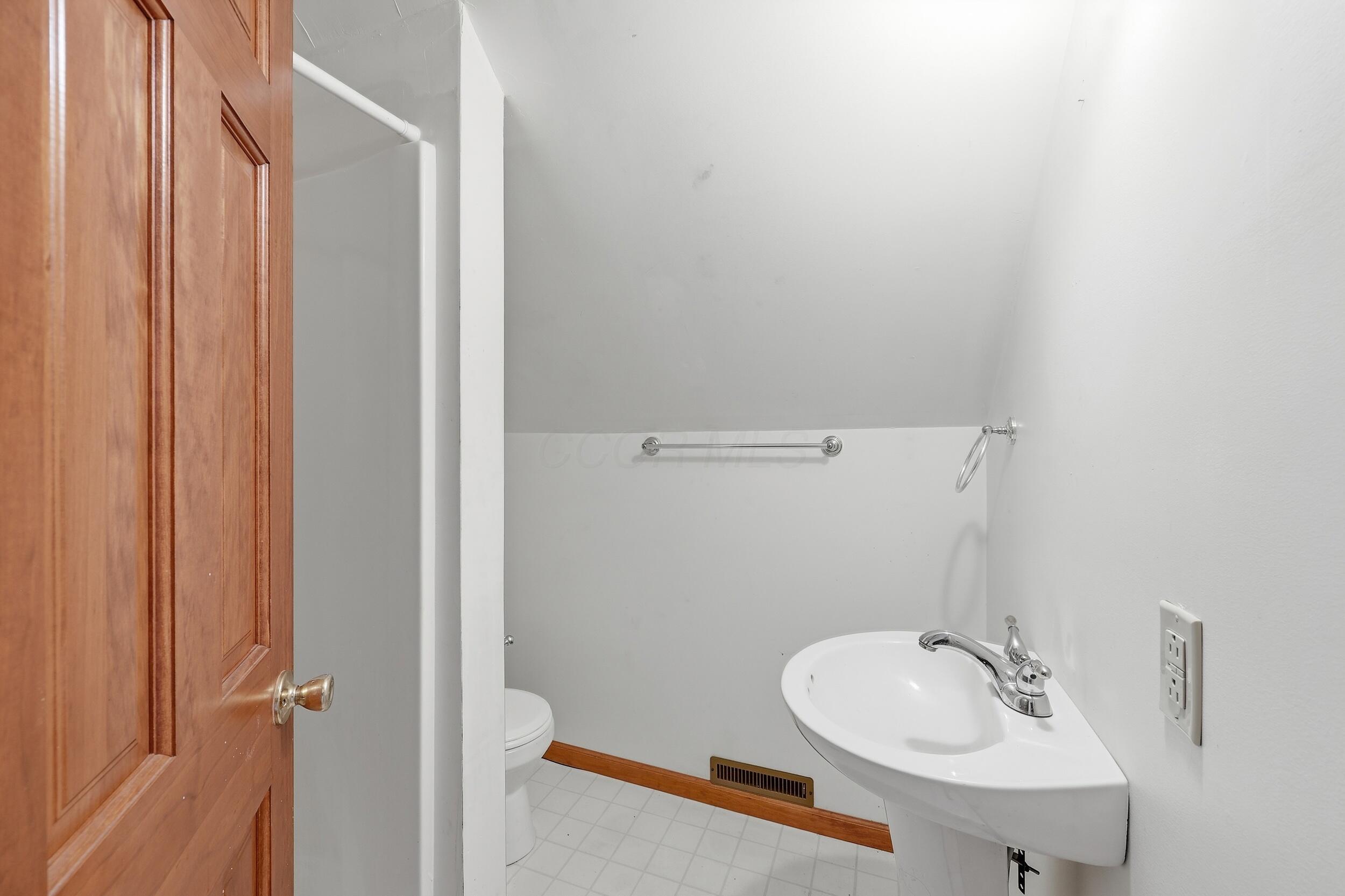 20372 Catherine Boulevard Property Photo 26