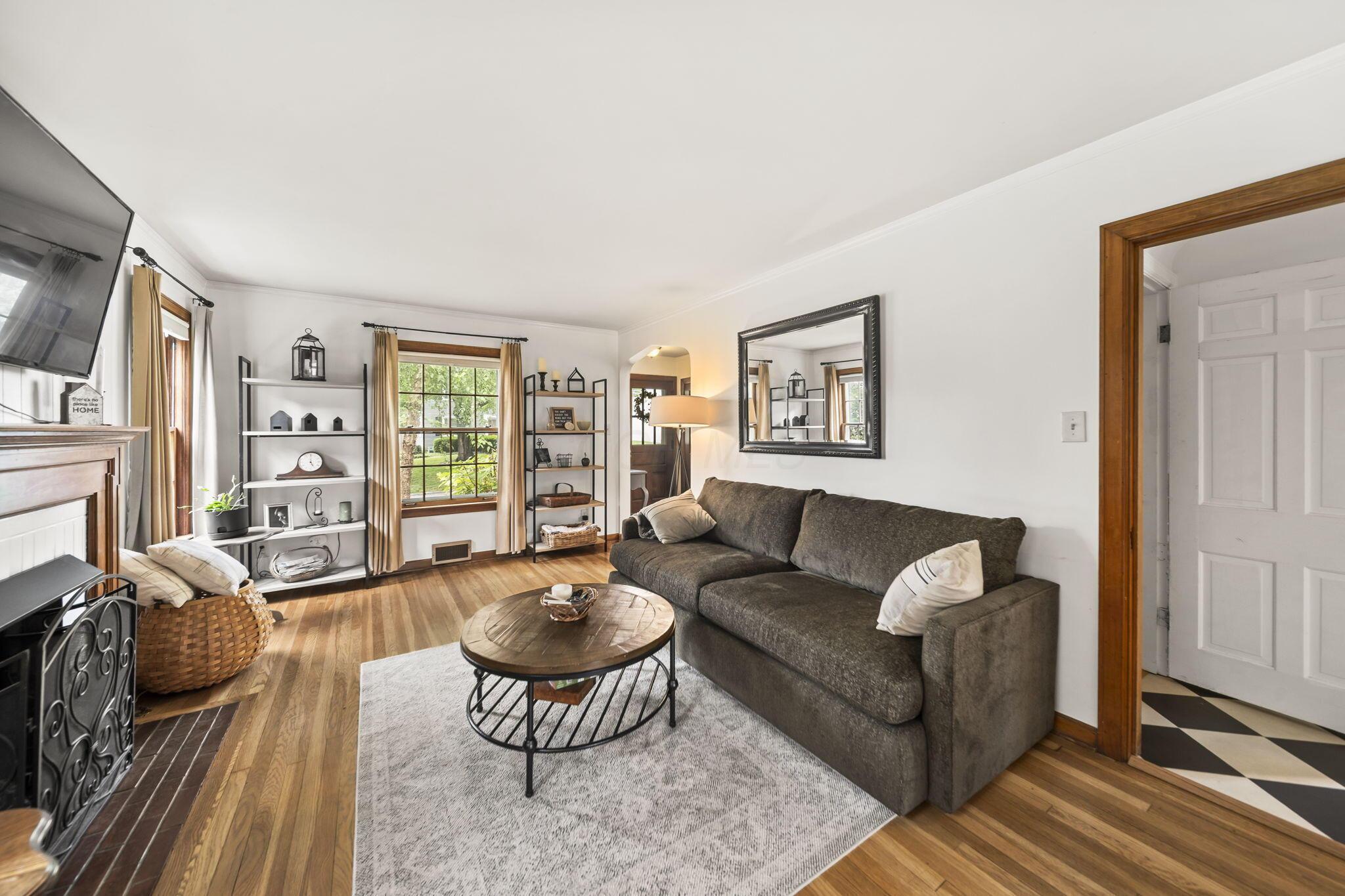 249 W Schreyer Place Property Photo 19