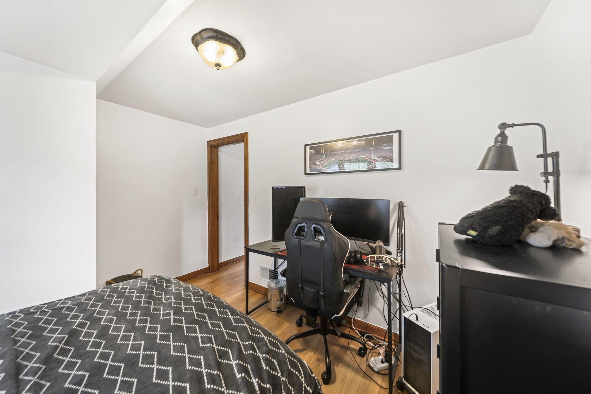 249 W Schreyer Place Property Photo 32