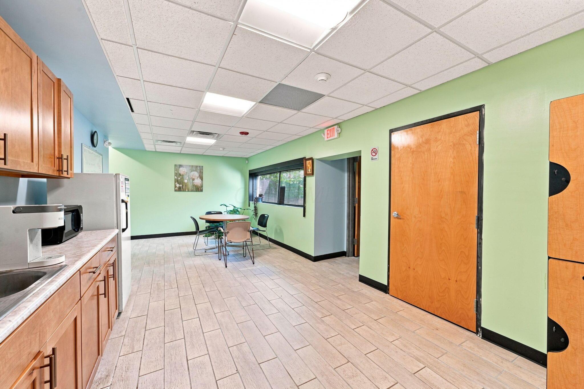 2290 S Hamilton Road Property Photo 12