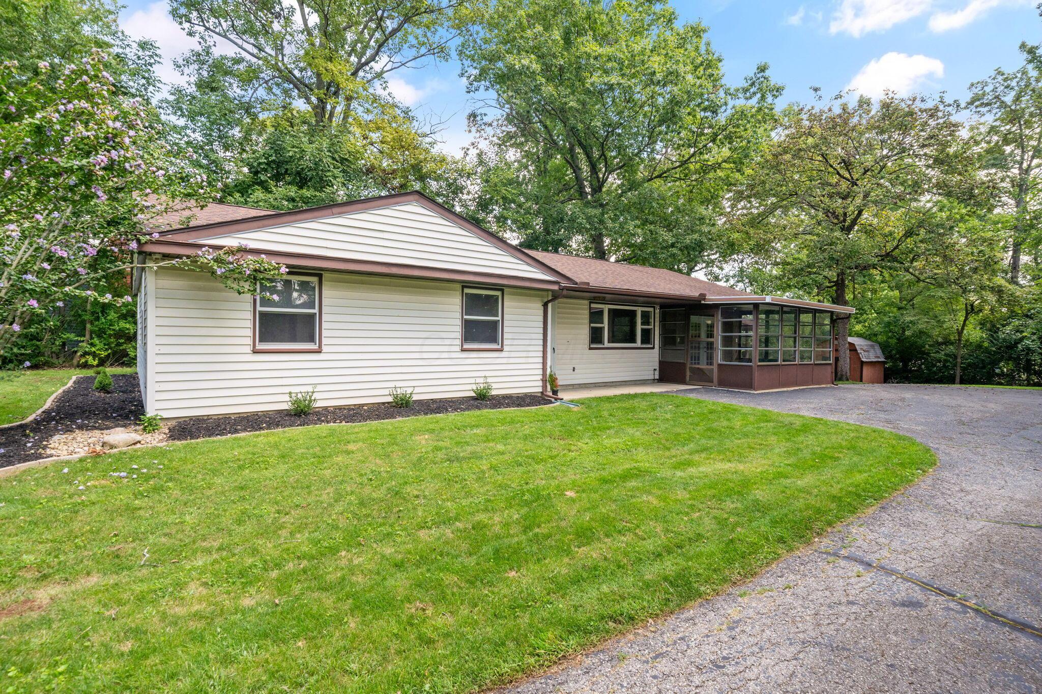 2255 Cherokee Drive Property Photo 3