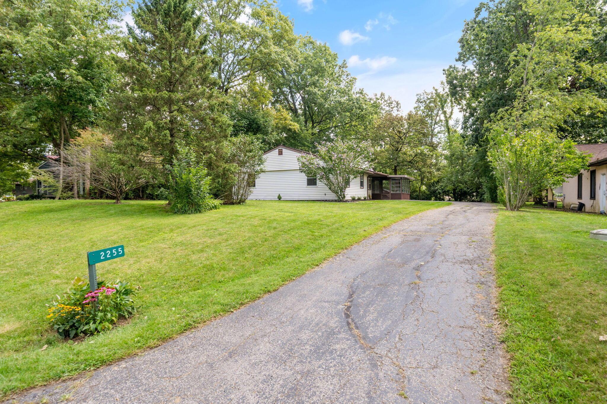 2255 Cherokee Drive Property Photo 4