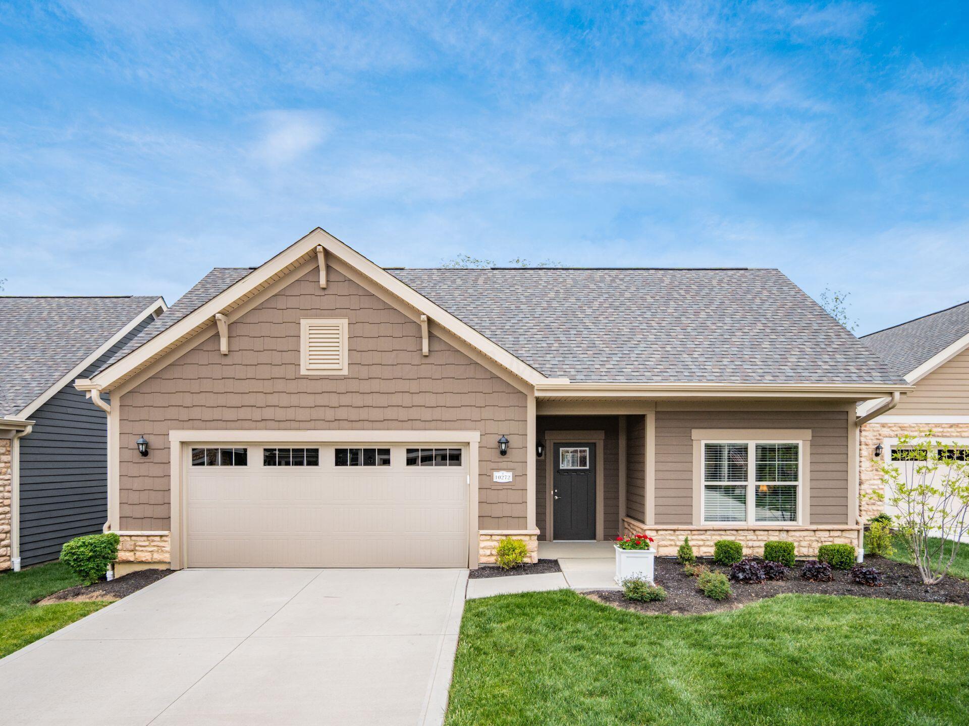 10272 Hyland Run Property Photo 5