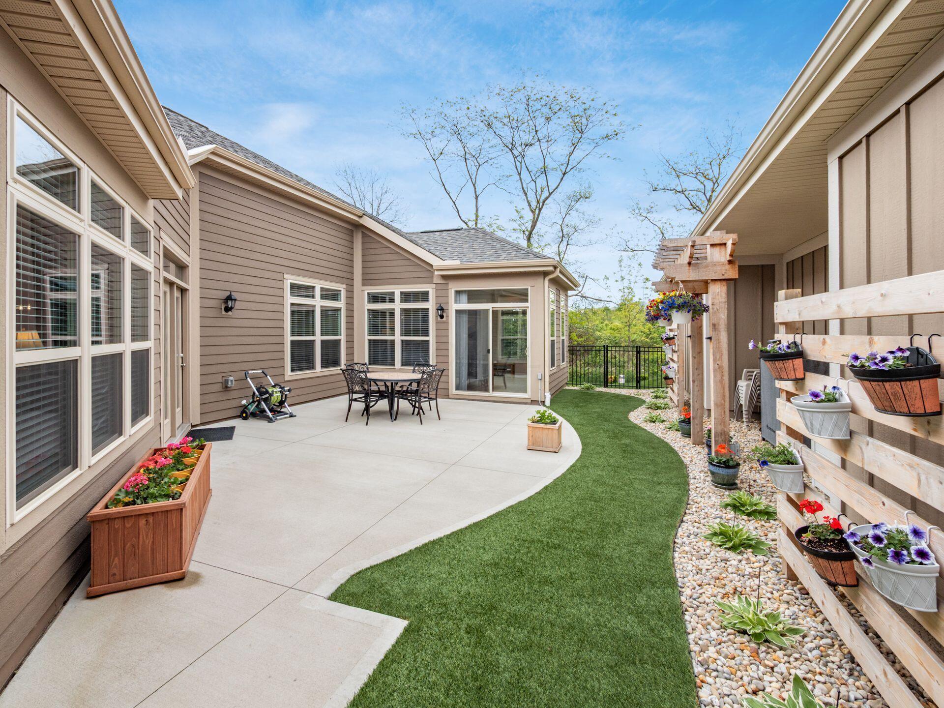 10272 Hyland Run Property Photo 68