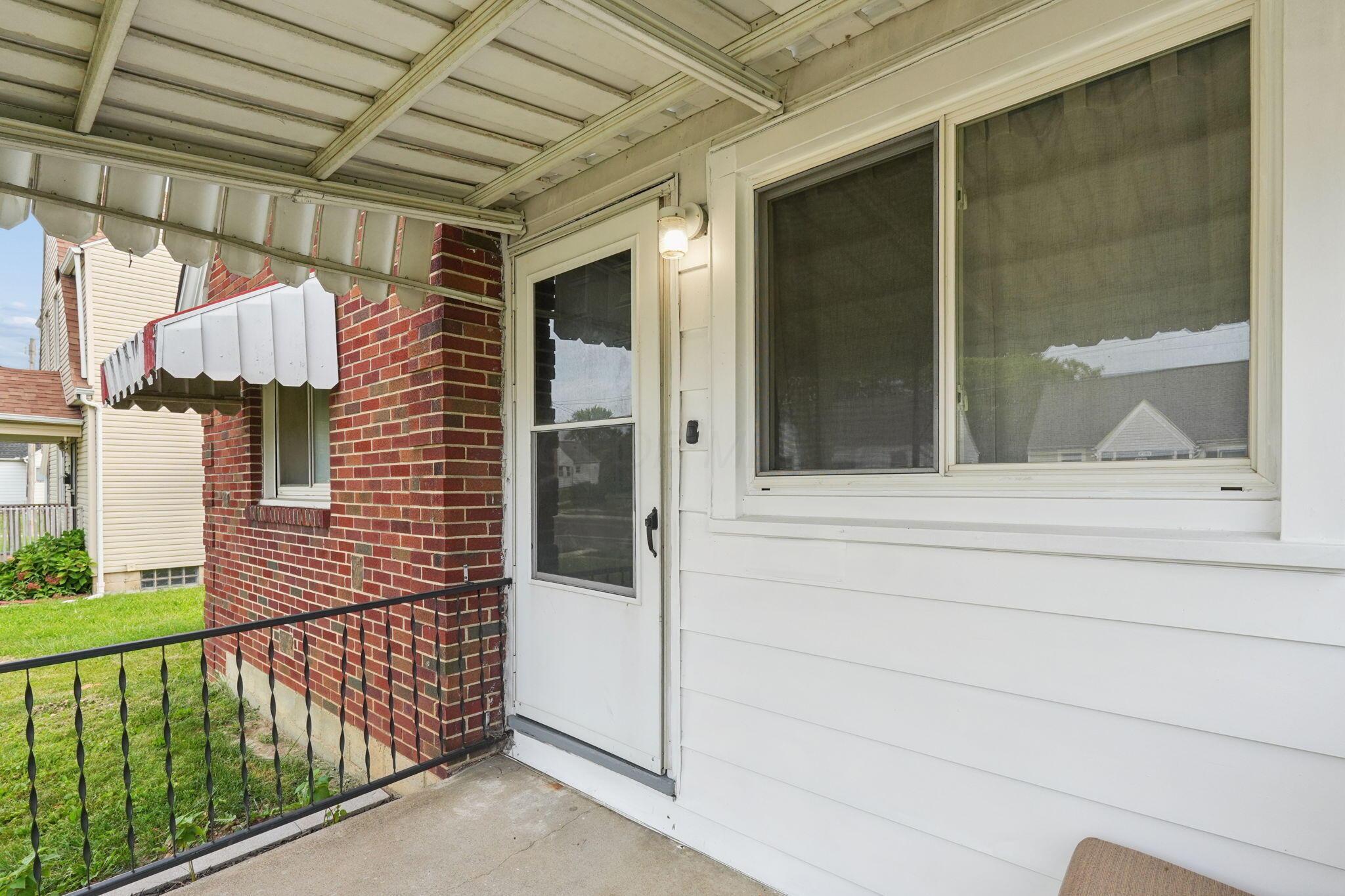 226033429 Property Photo 2