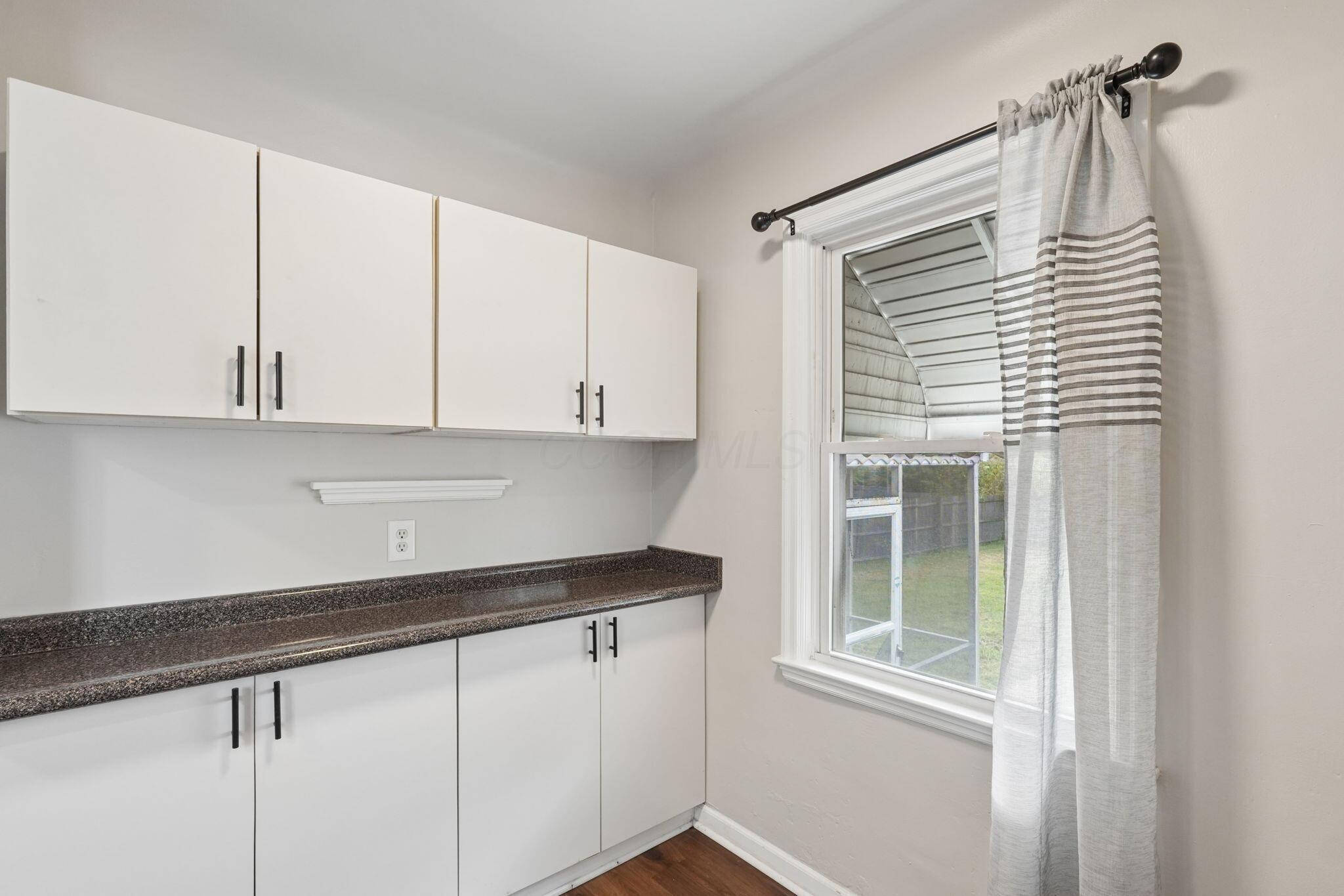 226033429 Property Photo 6