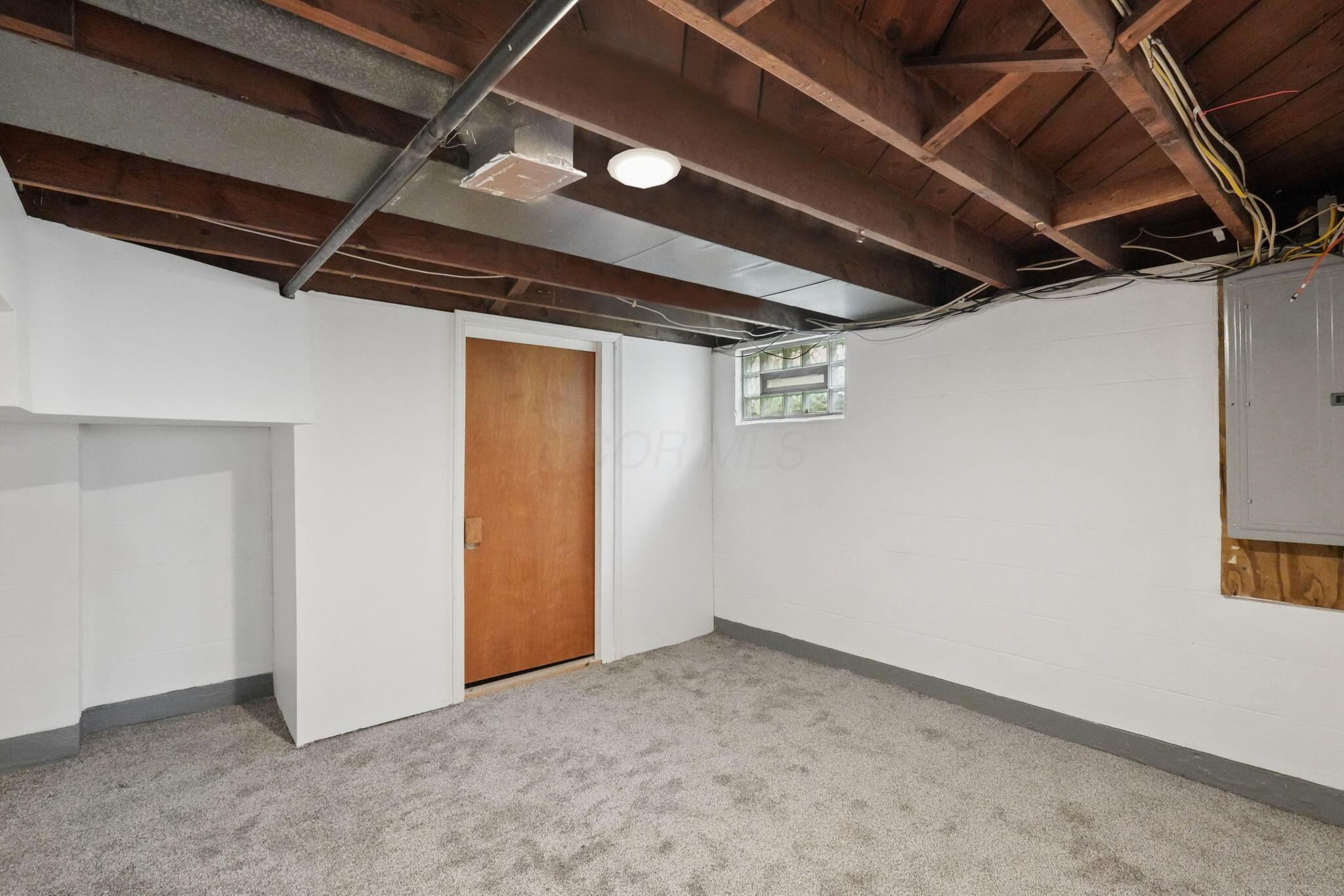 226033429 Property Photo 15