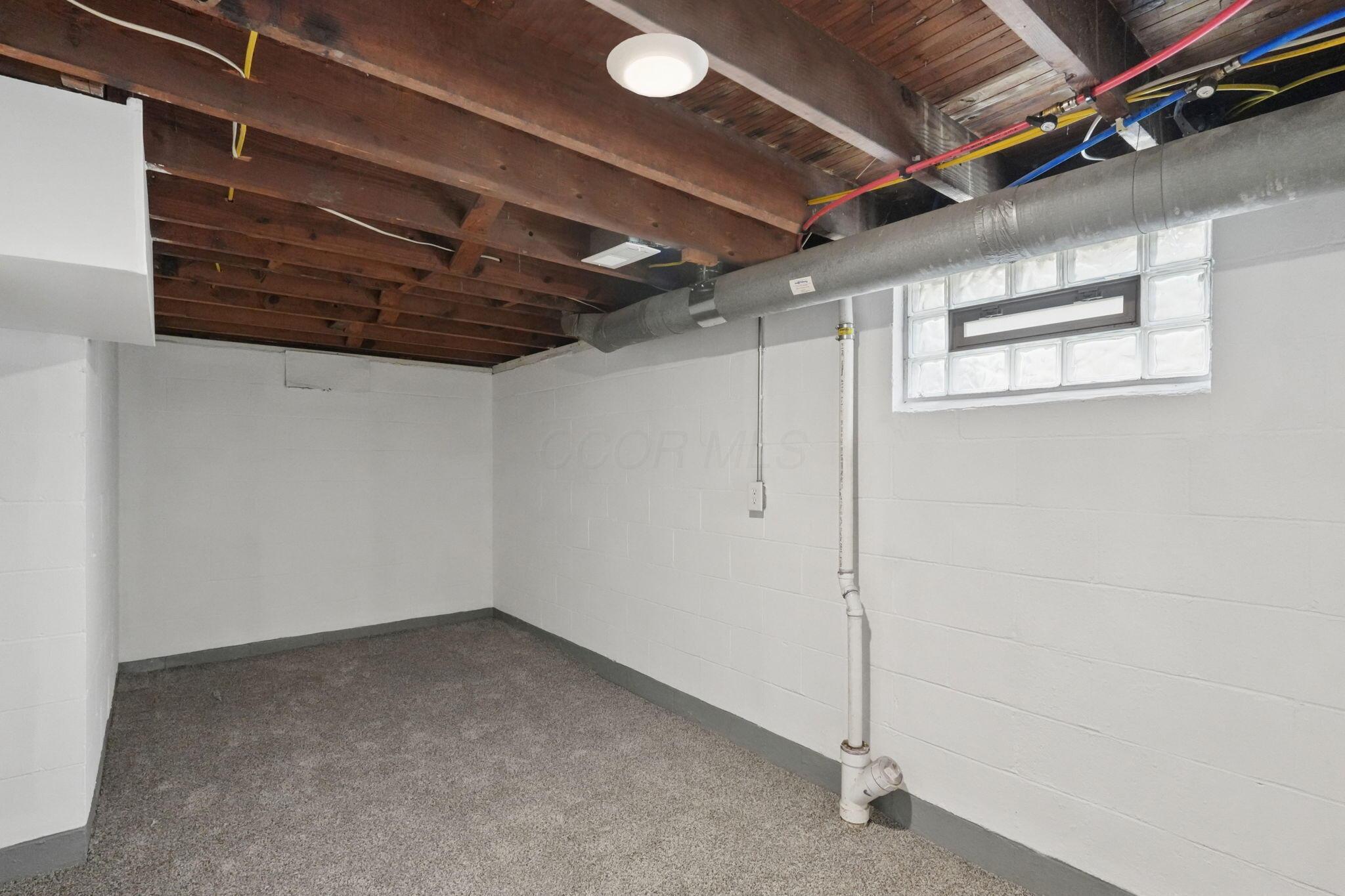 226033429 Property Photo 16