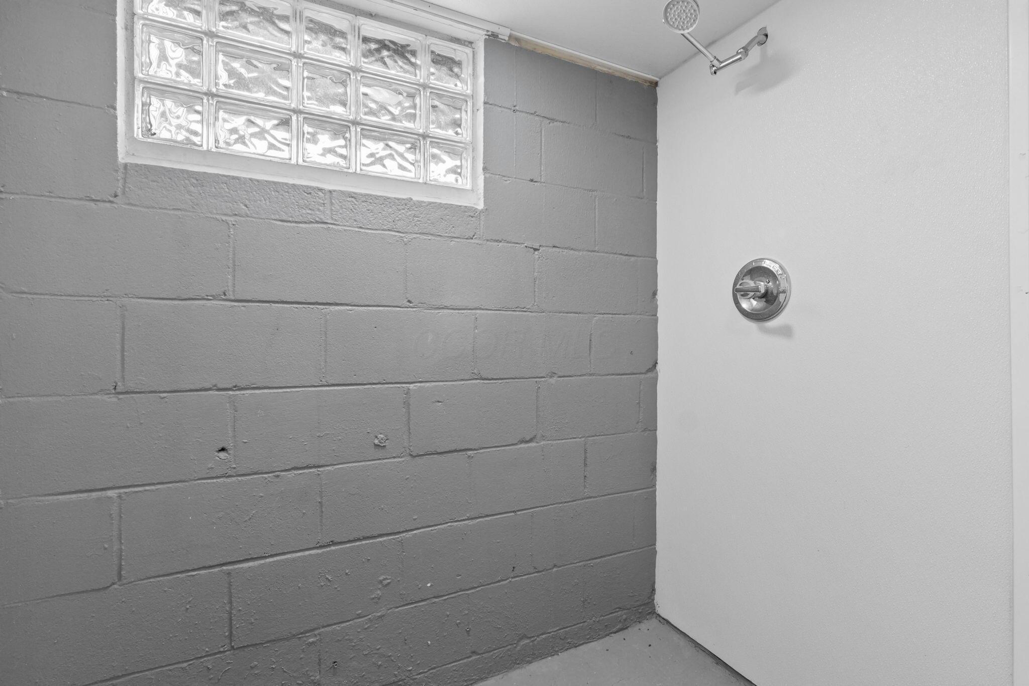 226033429 Property Photo 20