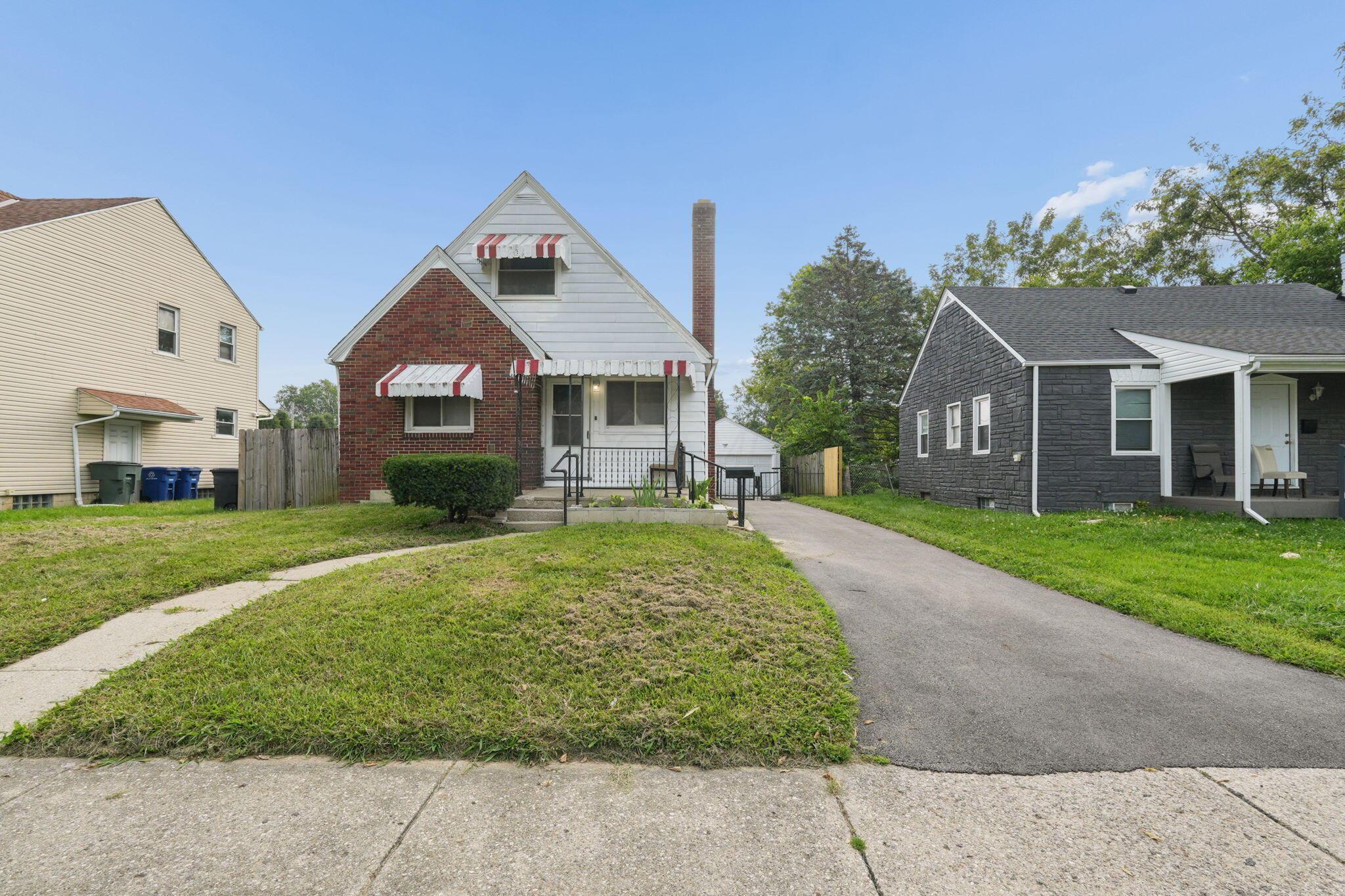 226033429 Property Photo 24