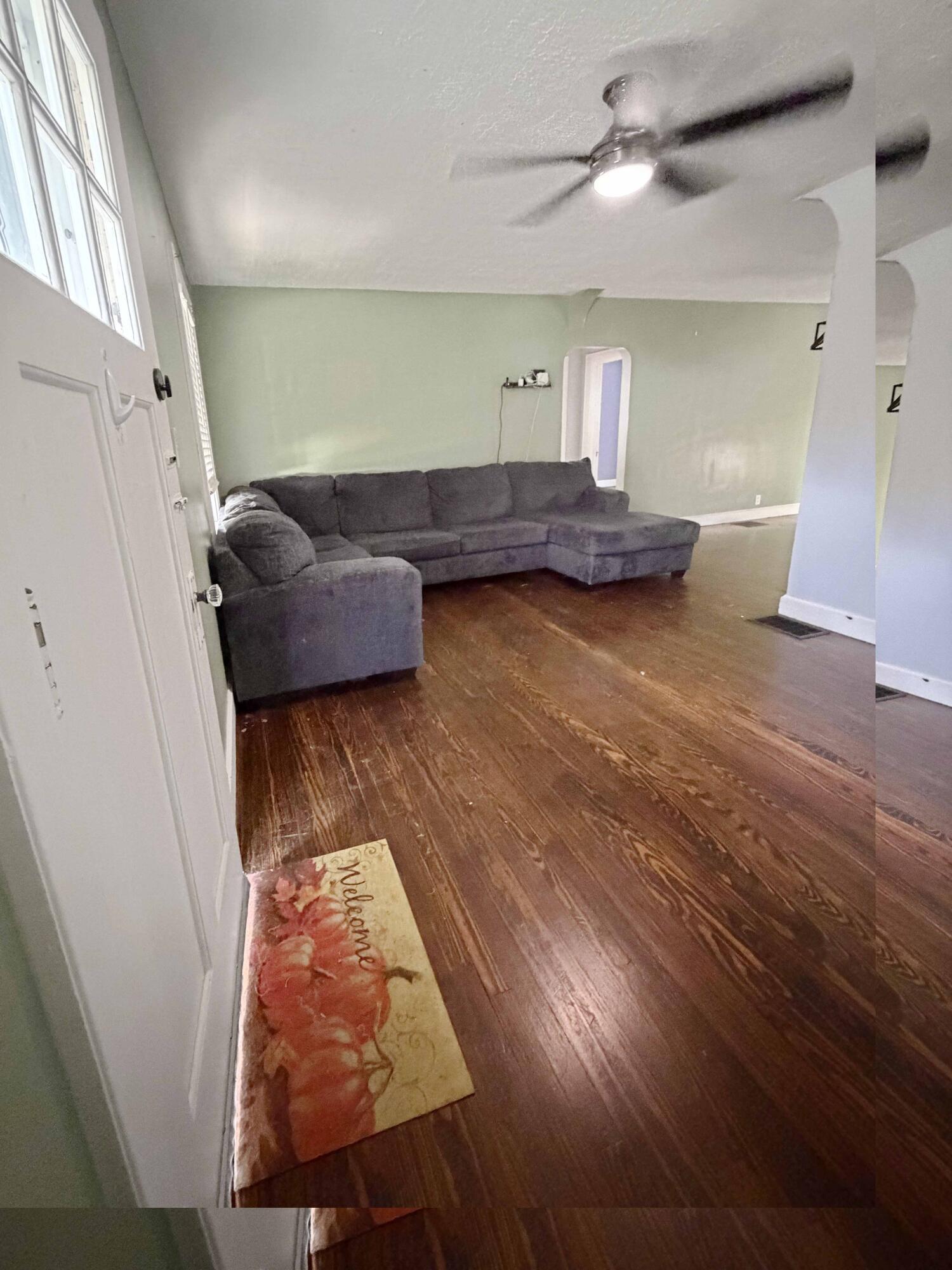163 N Pershing Drive Property Photo 6