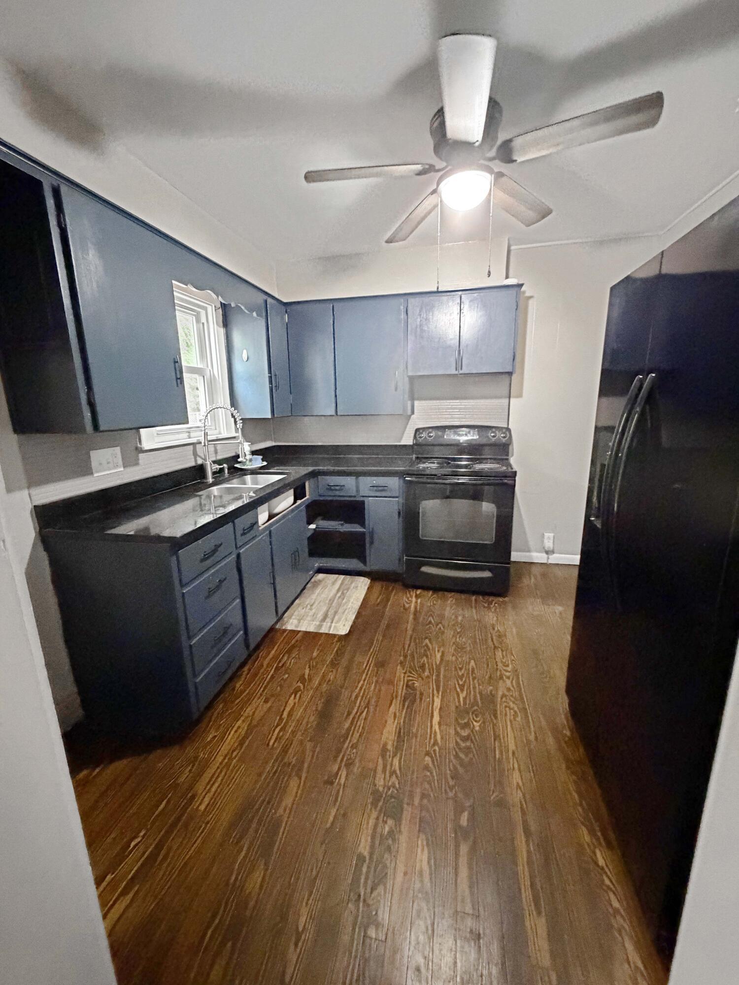 163 N Pershing Drive Property Photo 10