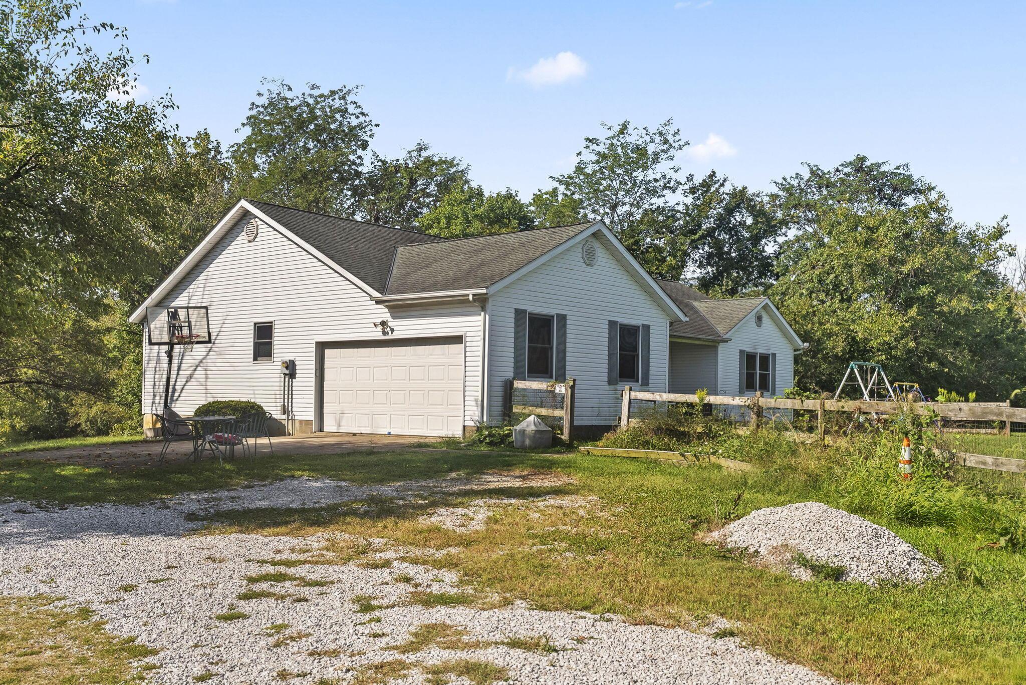 5939 Thompson Road Property Photo 4