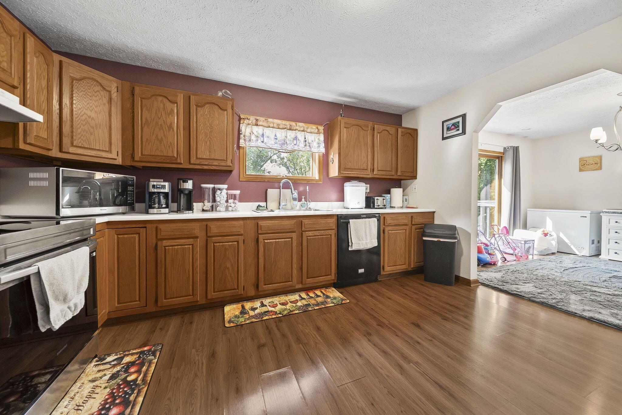 5939 Thompson Road Property Photo 15