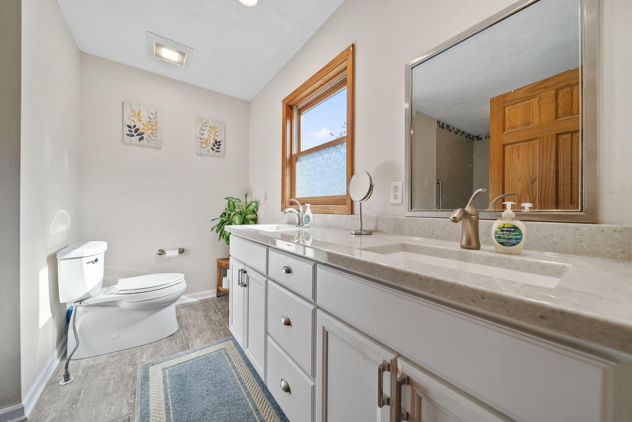 5939 Thompson Road Property Photo 24