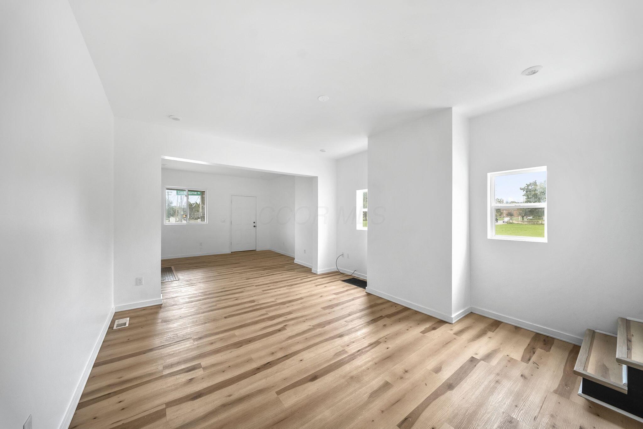 1118 Lockbourne Road Property Photo 8