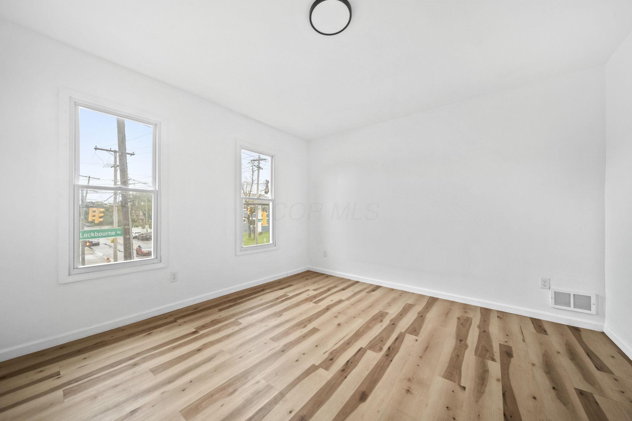 1118 Lockbourne Road Property Photo 15
