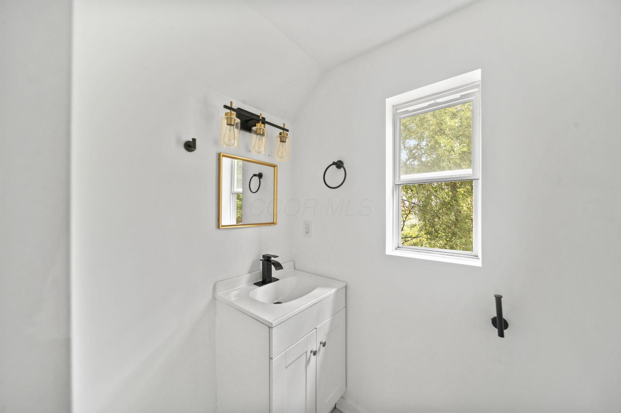1118 Lockbourne Road Property Photo 17