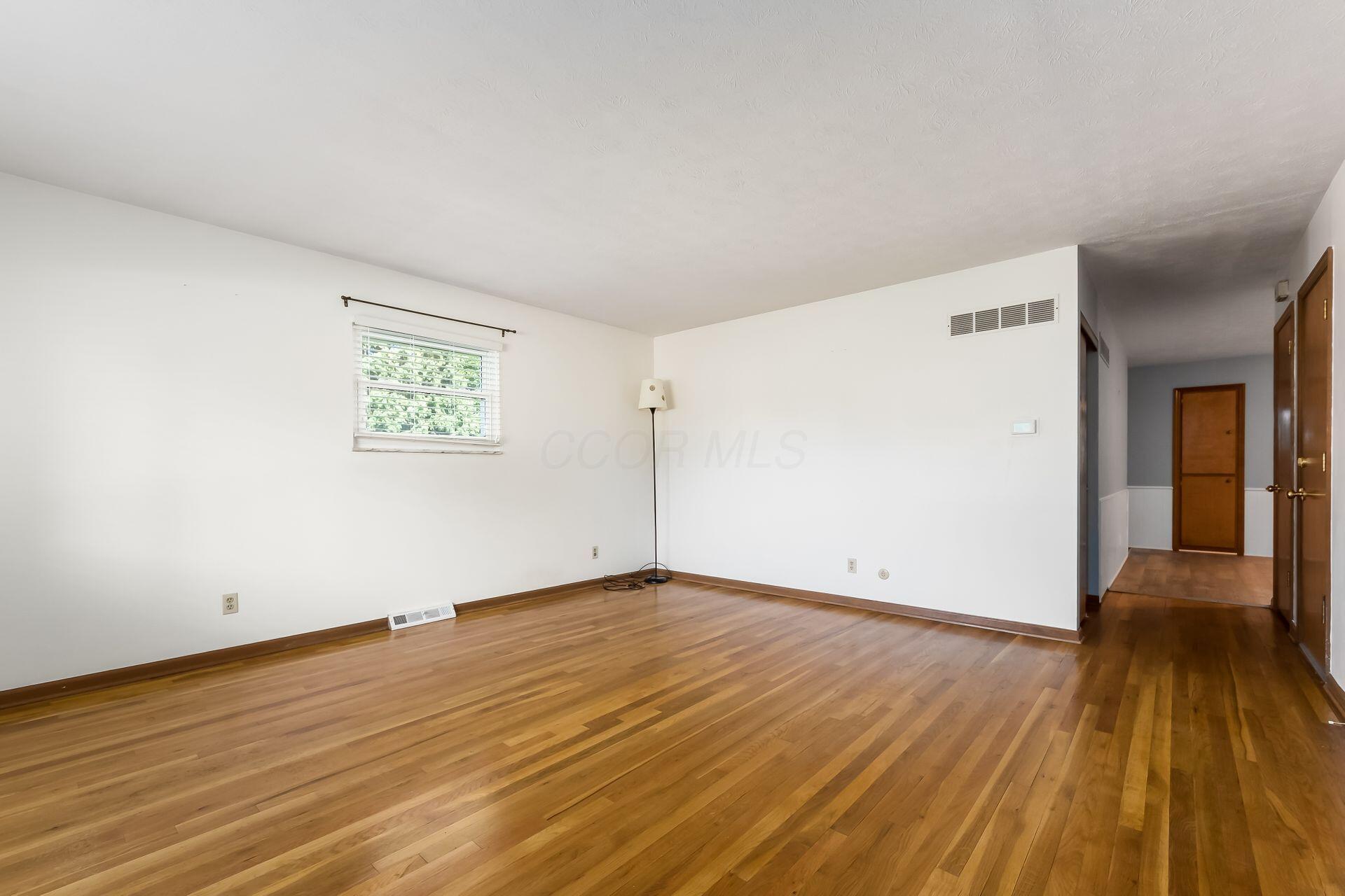 226033473 Property Photo 3