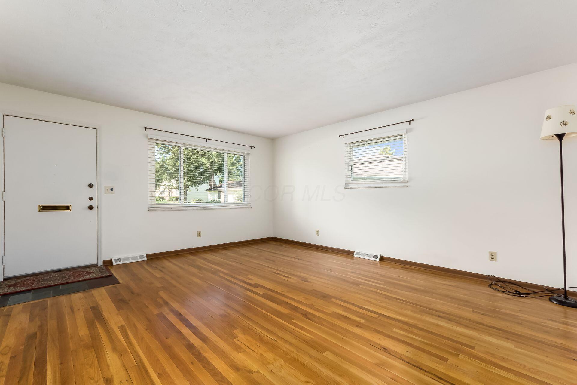 226033473 Property Photo 4