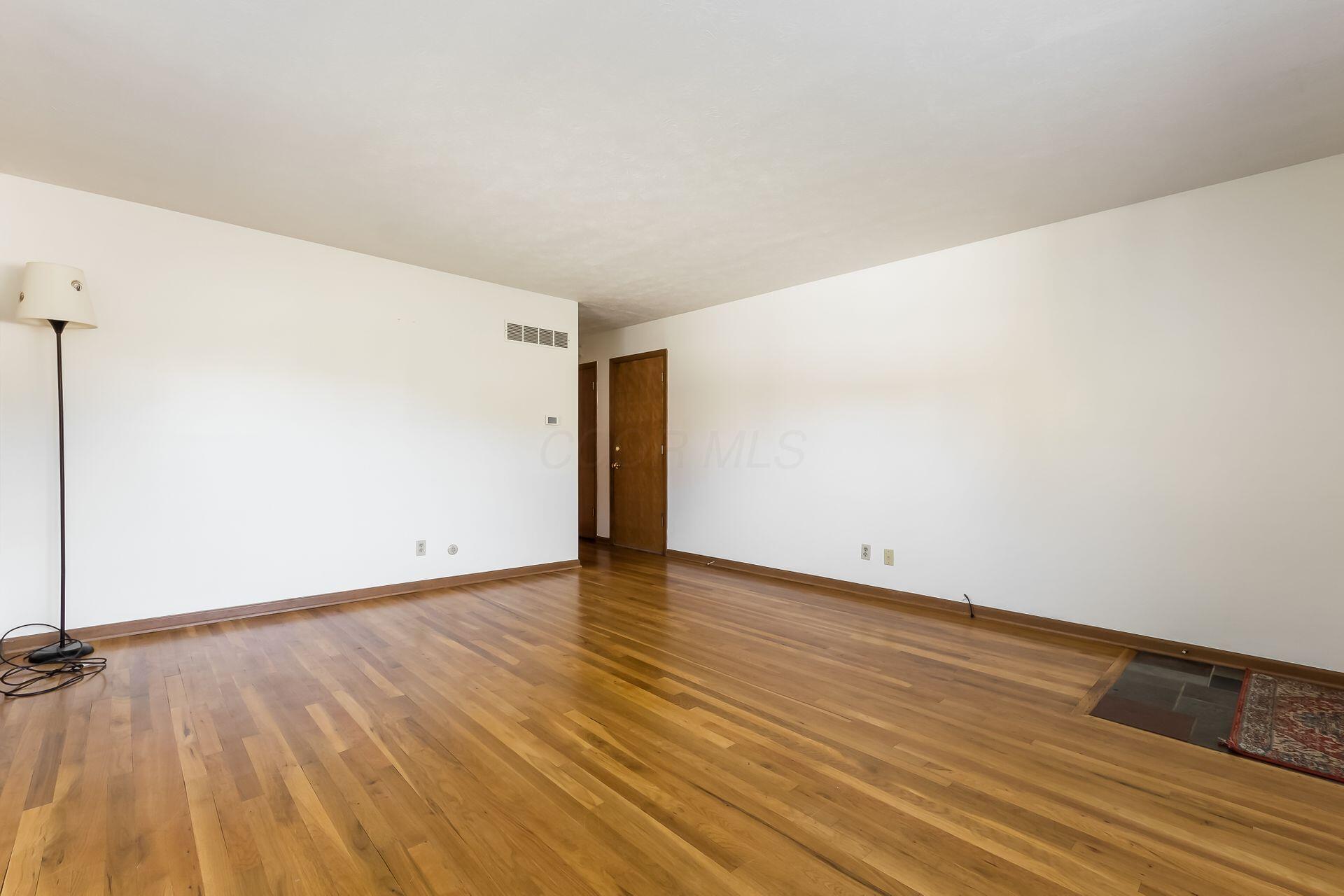 226033473 Property Photo 6