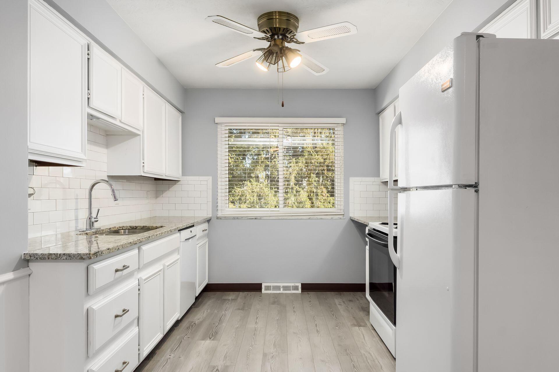 226033473 Property Photo 7