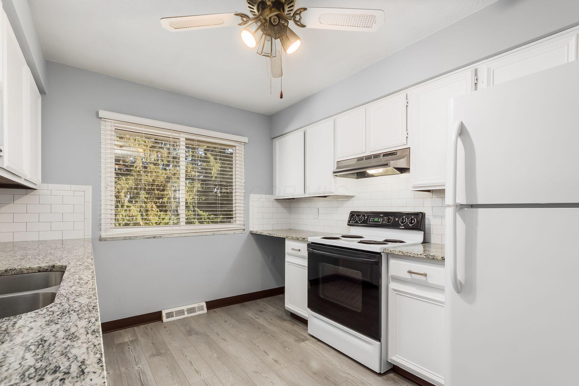 226033473 Property Photo 9