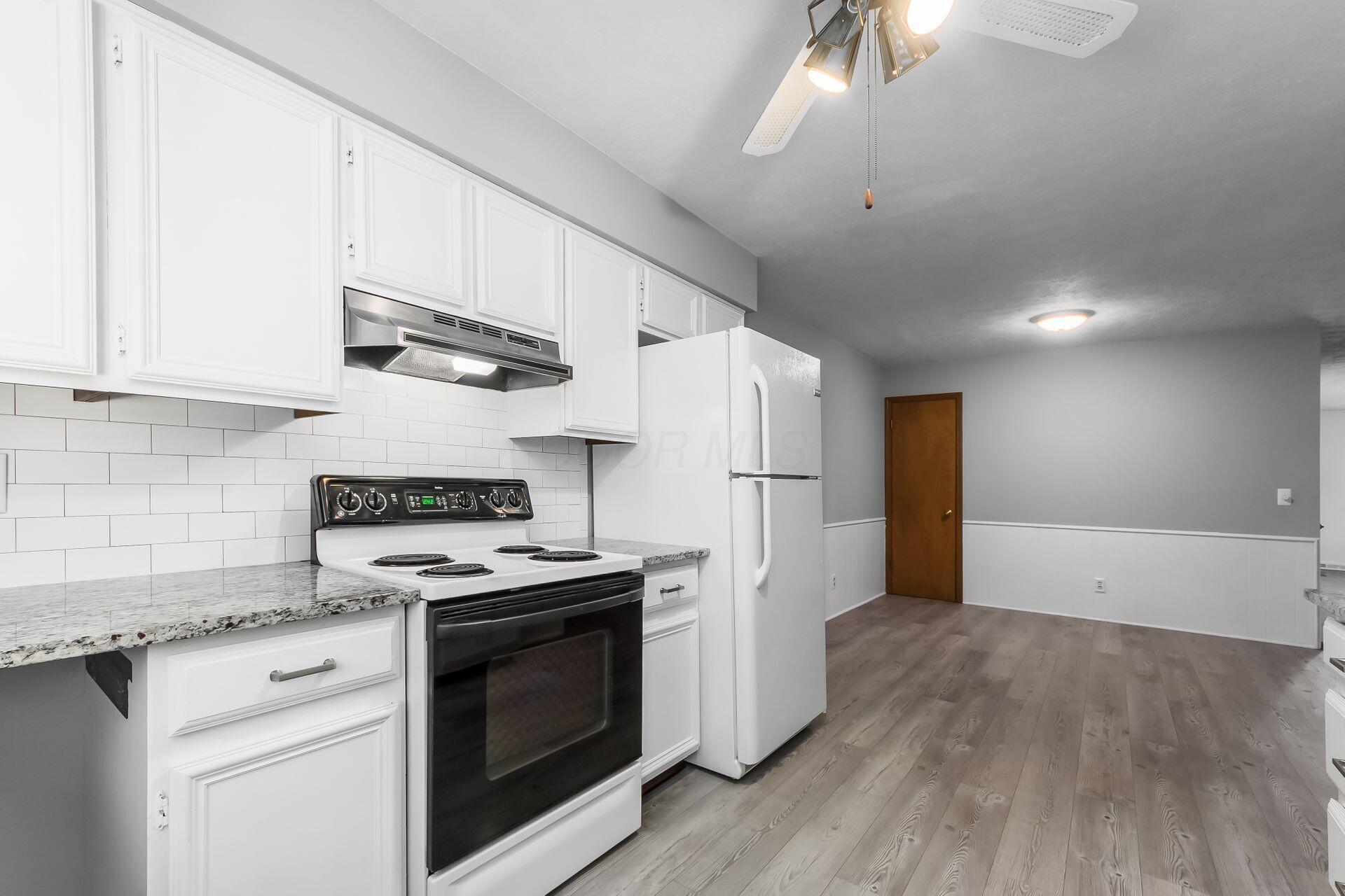226033473 Property Photo 11