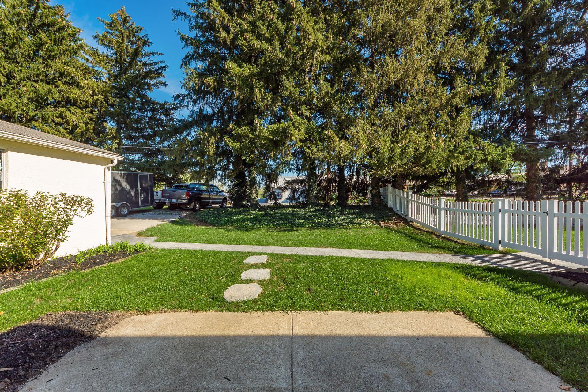 226033473 Property Photo 23