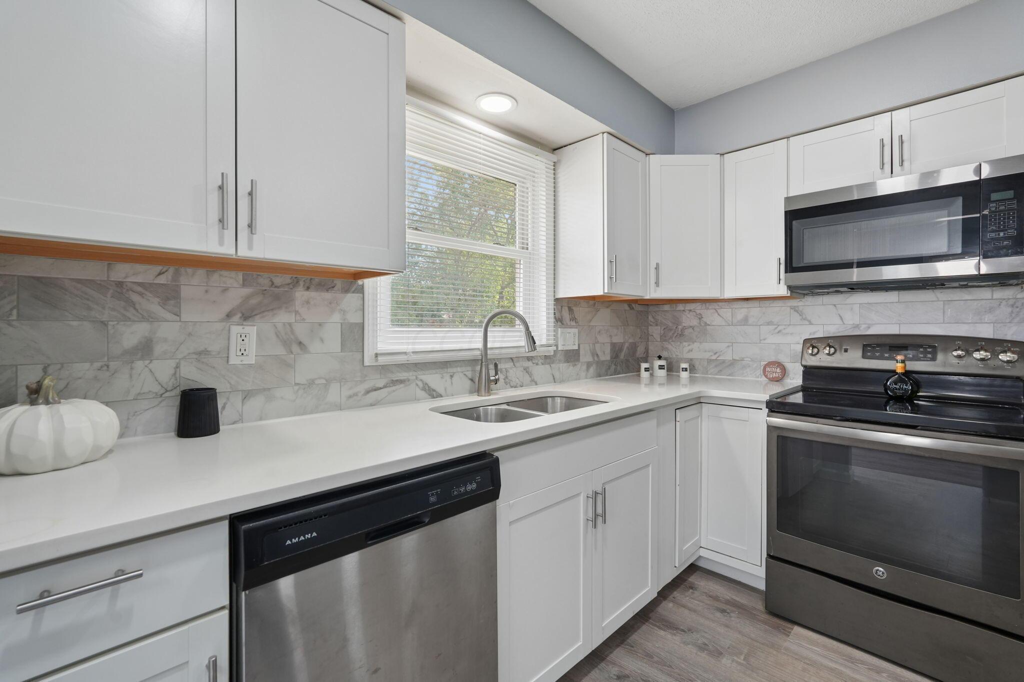 990 Reeb Avenue Property Photo 15