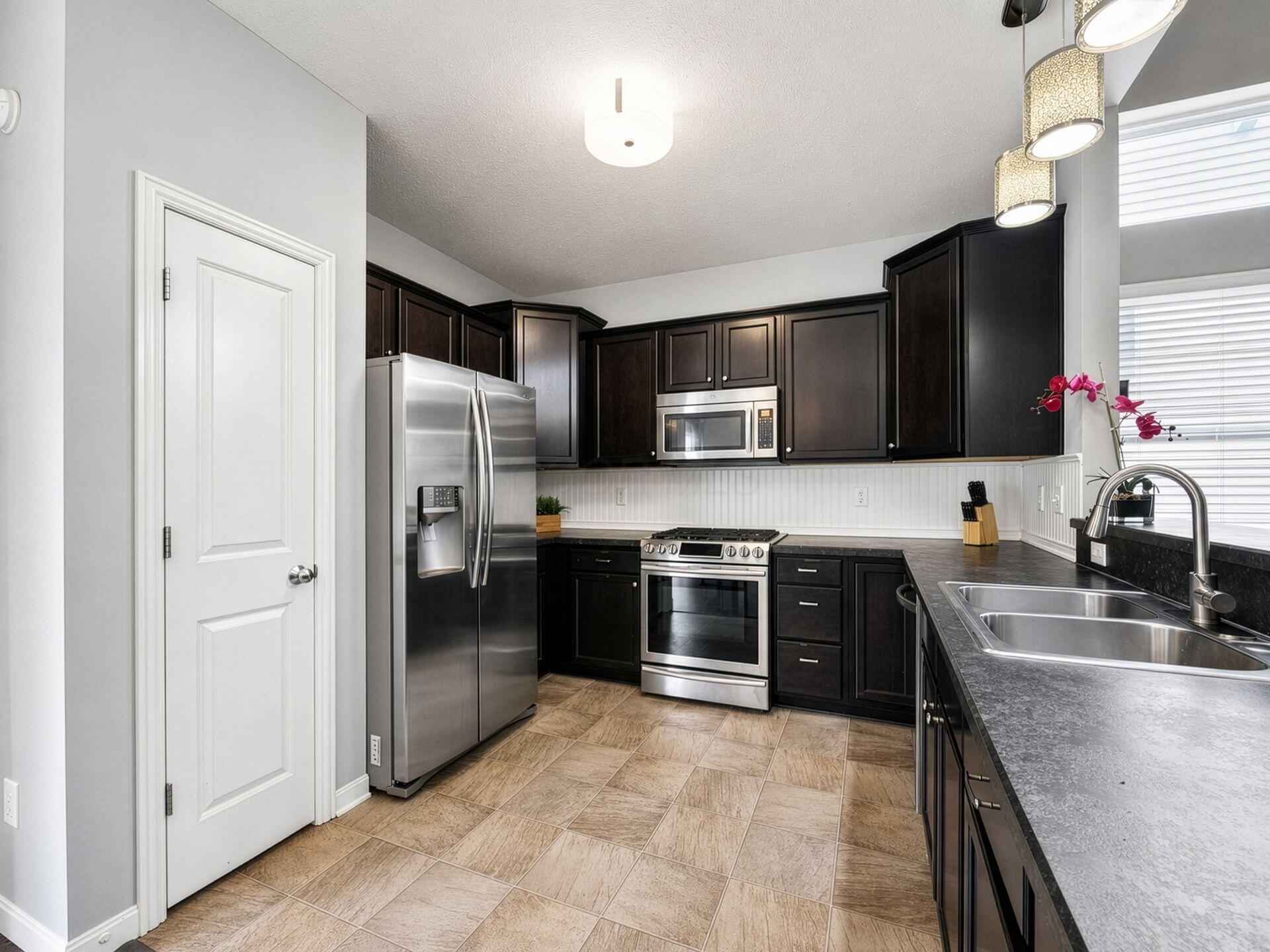 370 Benedetti Avenue, 184 Property Photo 9