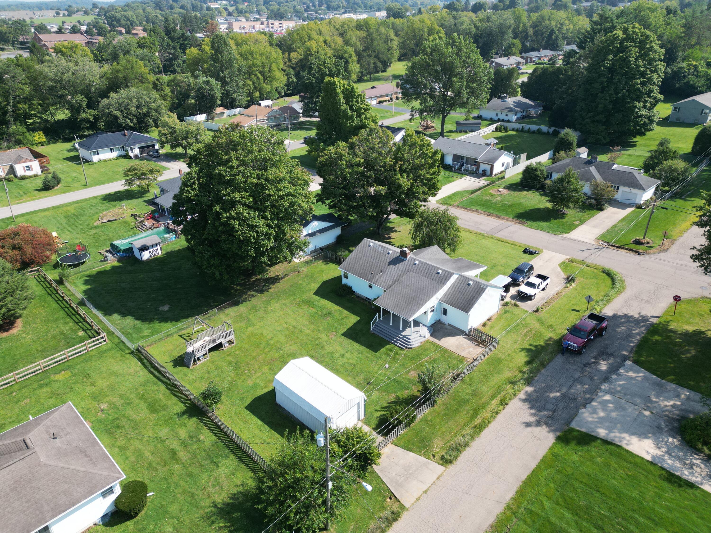 205 N Edgewood Road Property Photo 4