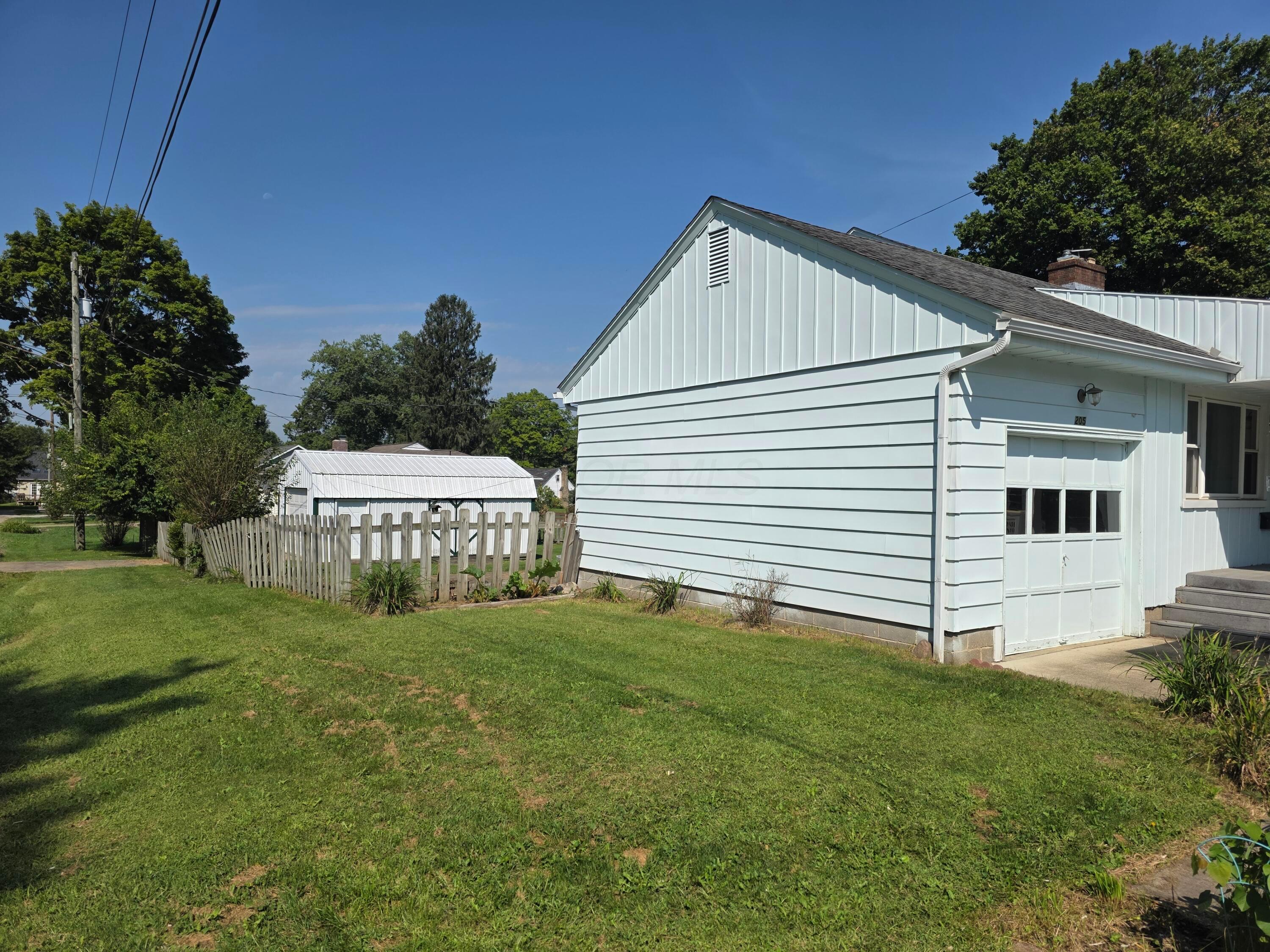 205 N Edgewood Road Property Photo 10