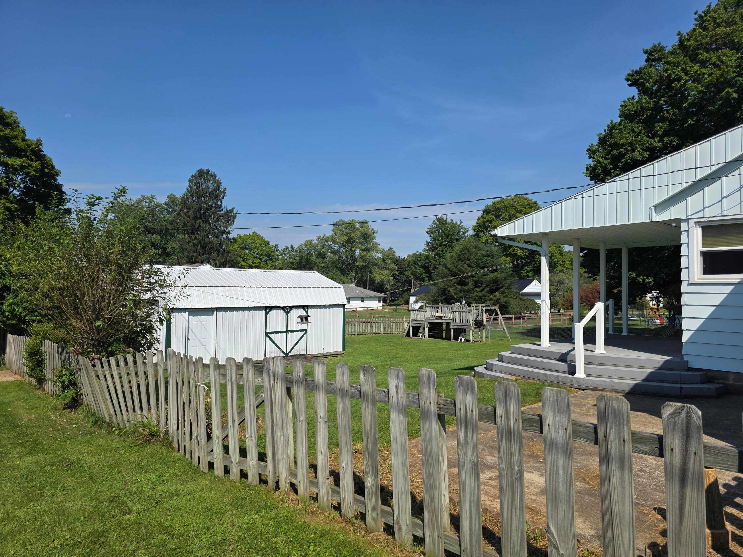 205 N Edgewood Road Property Photo 11