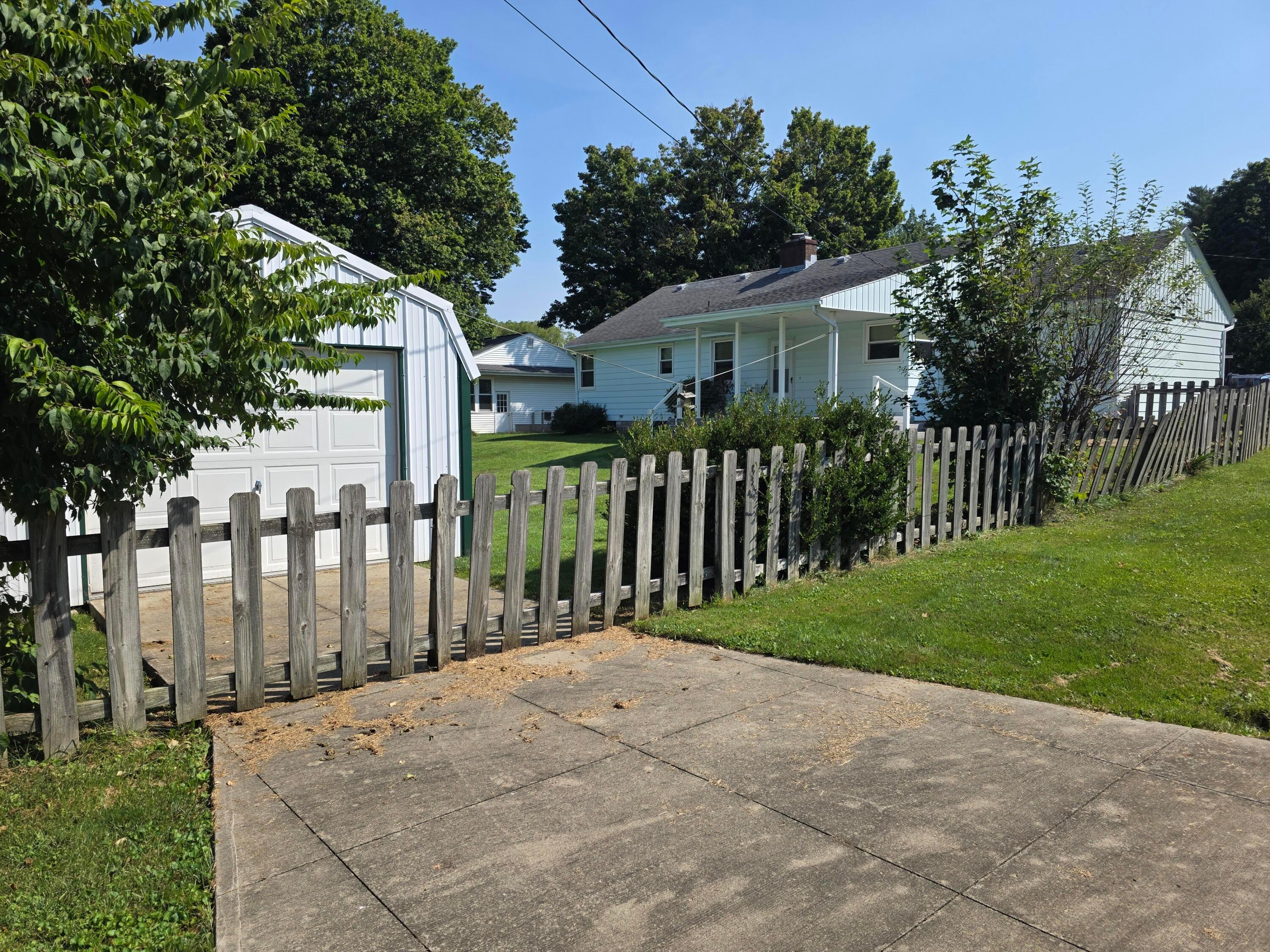 205 N Edgewood Road Property Photo 12