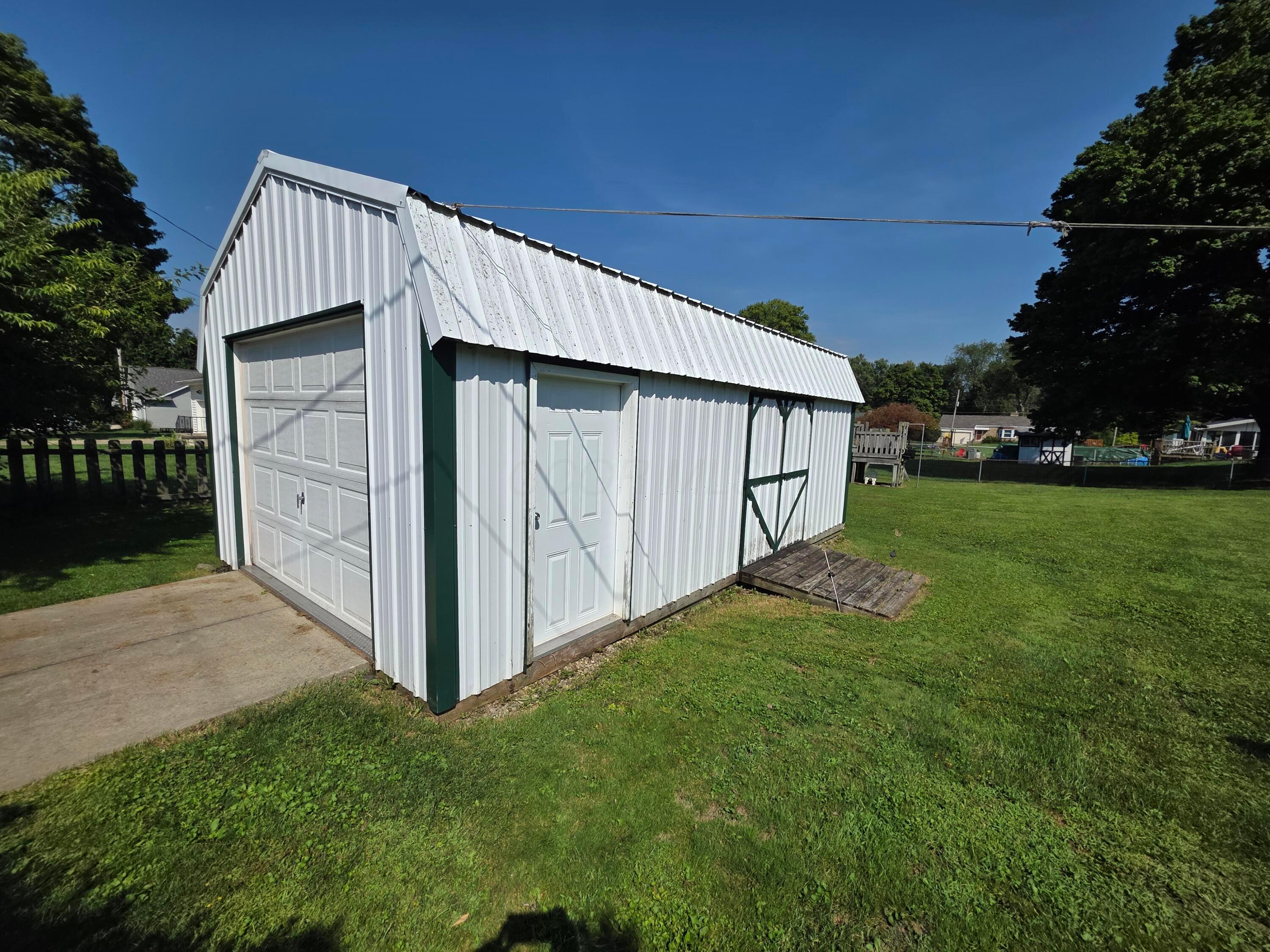 205 N Edgewood Road Property Photo 23