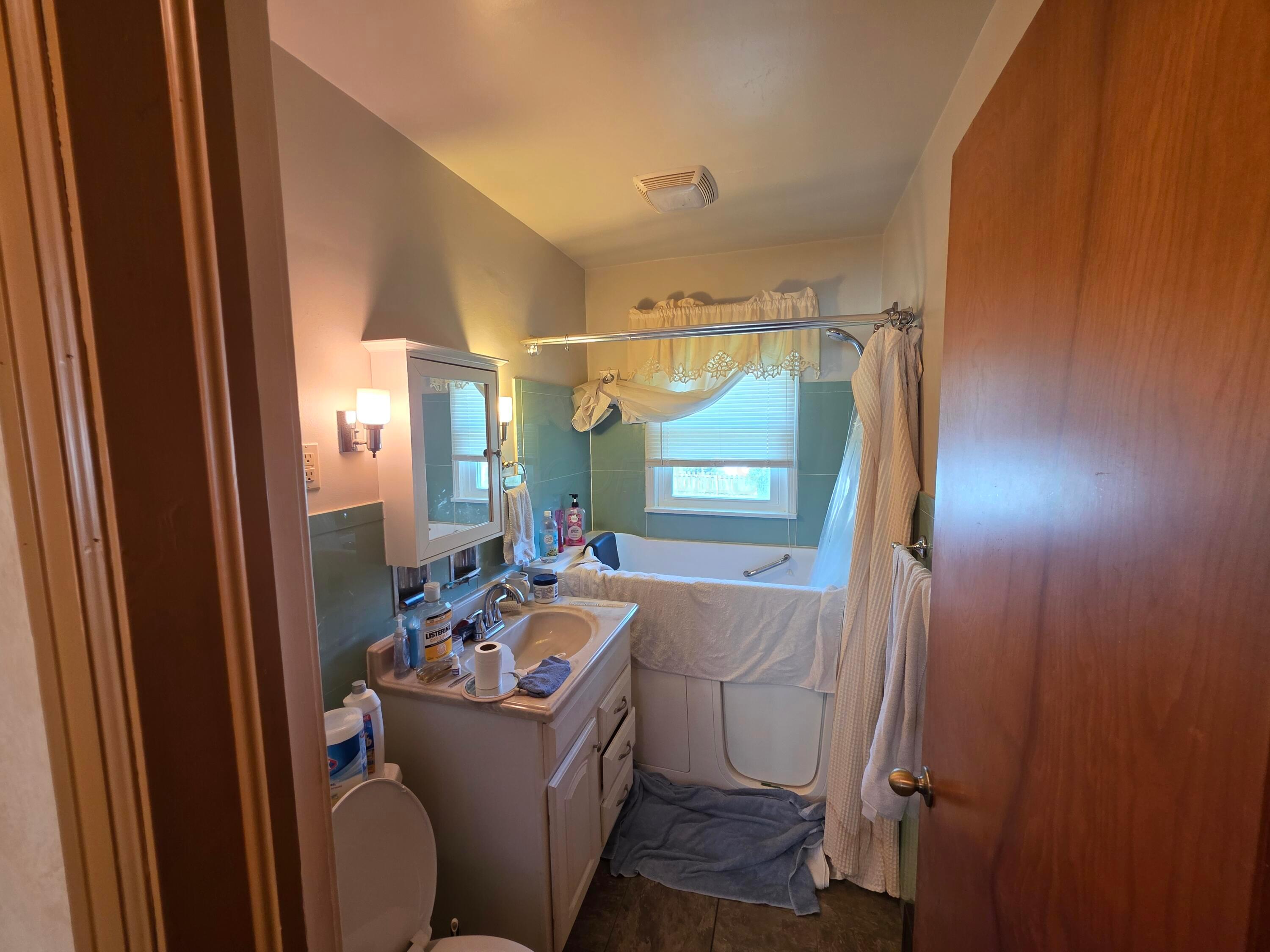 205 N Edgewood Road Property Photo 31