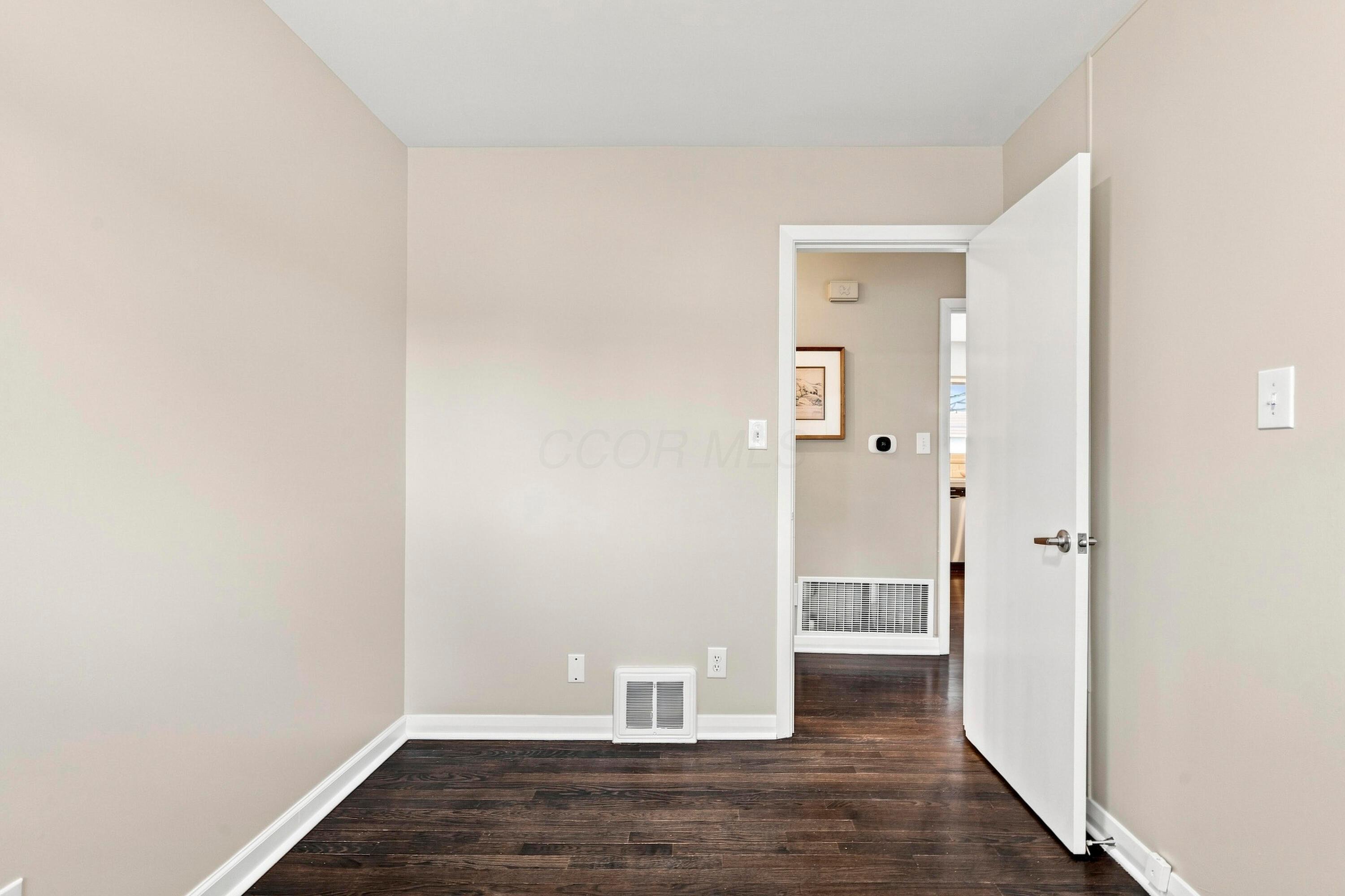 1950 Langham Road Property Photo 23