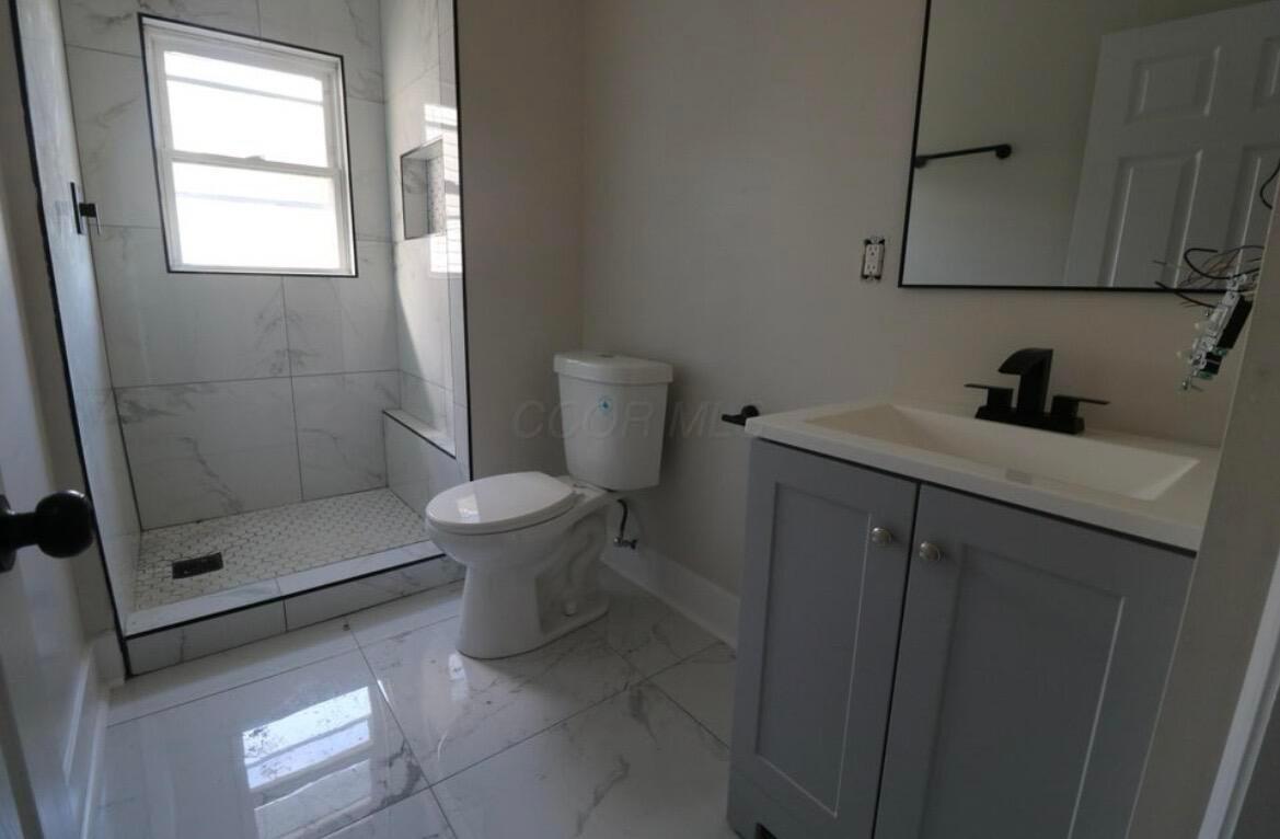 1074 E 15th Avenue Property Photo 4