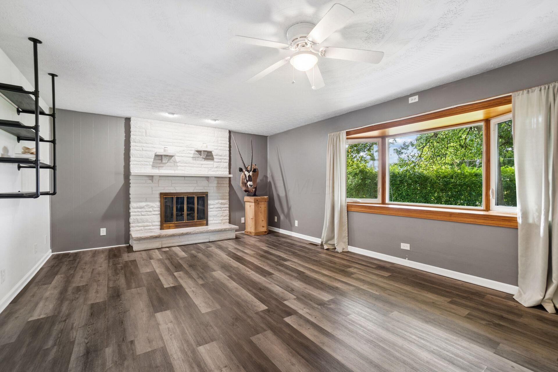 310 S Main Property Photo 4