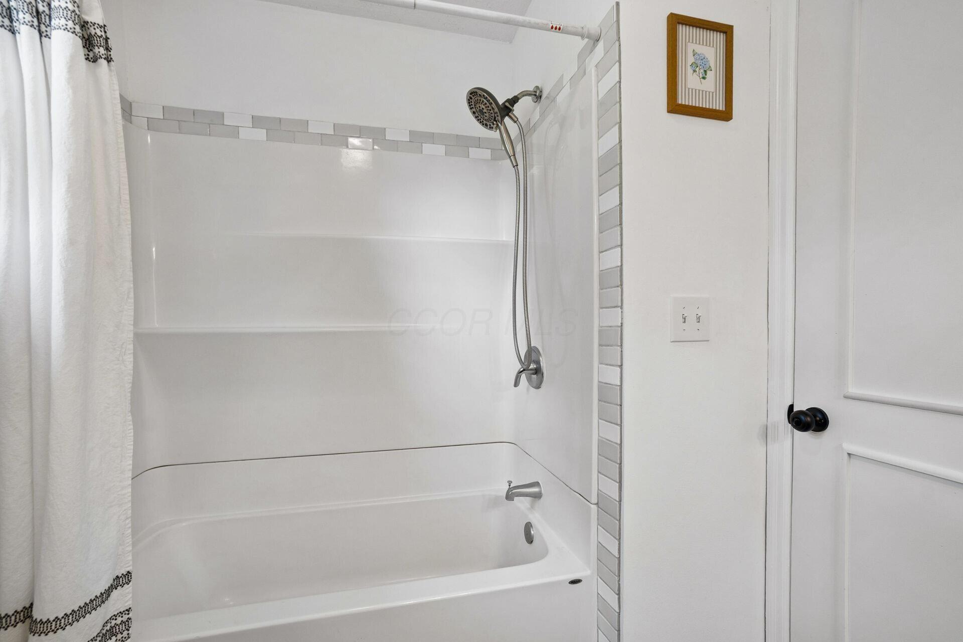 310 S Main Property Photo 9